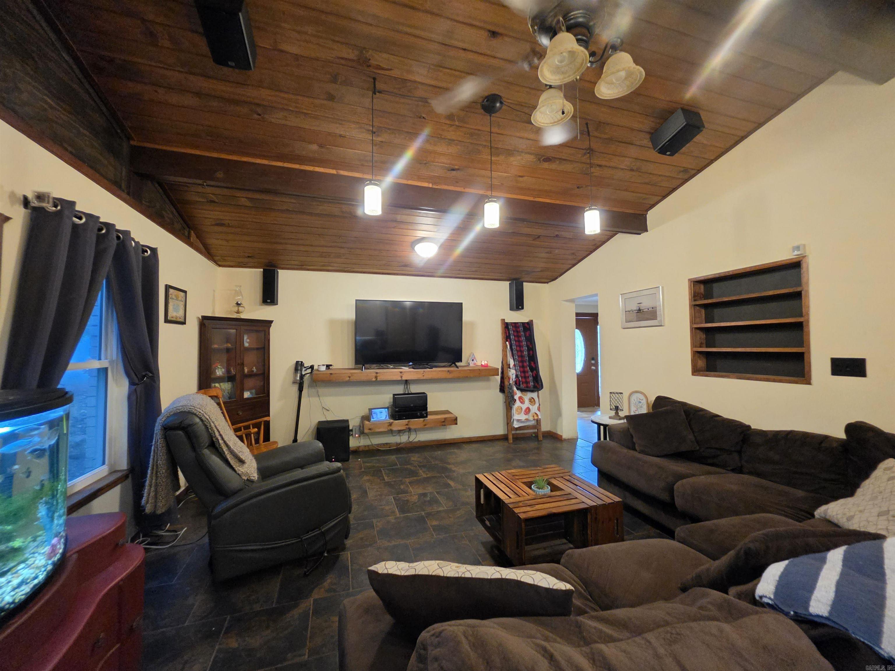 906 Surrey  Hot Springs, AR