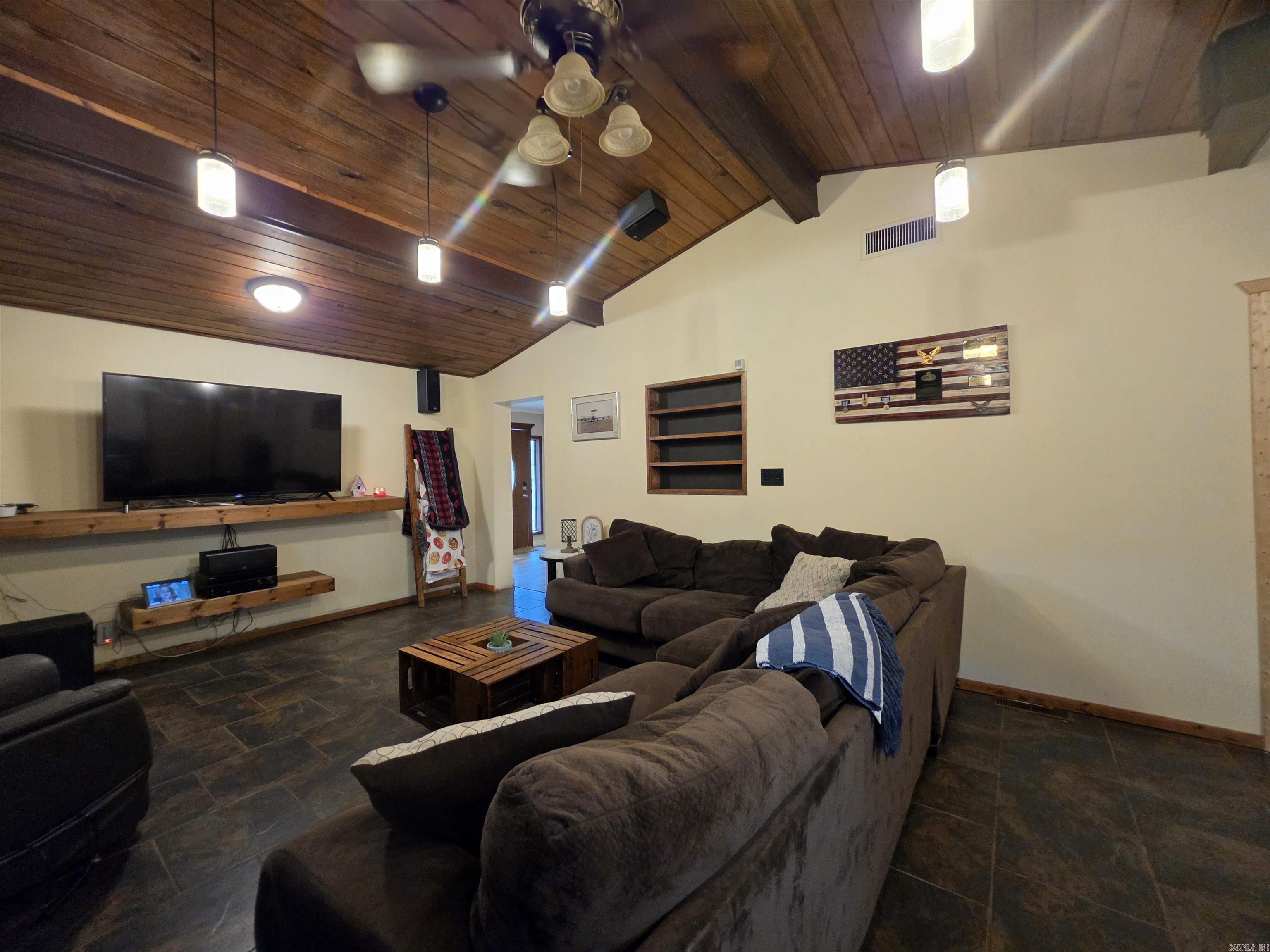 906 Surrey  Hot Springs, AR