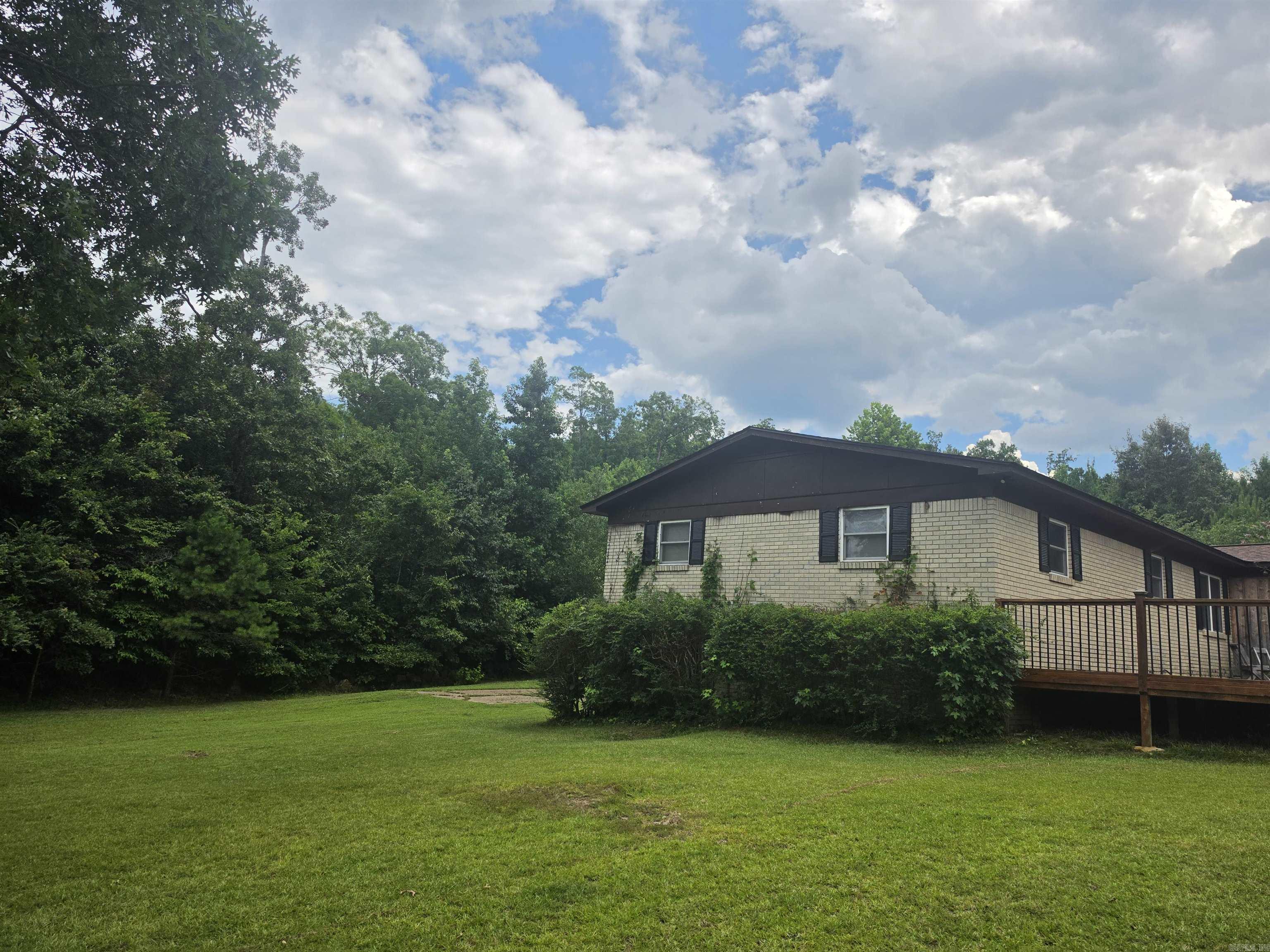 906 Surrey  Hot Springs, AR