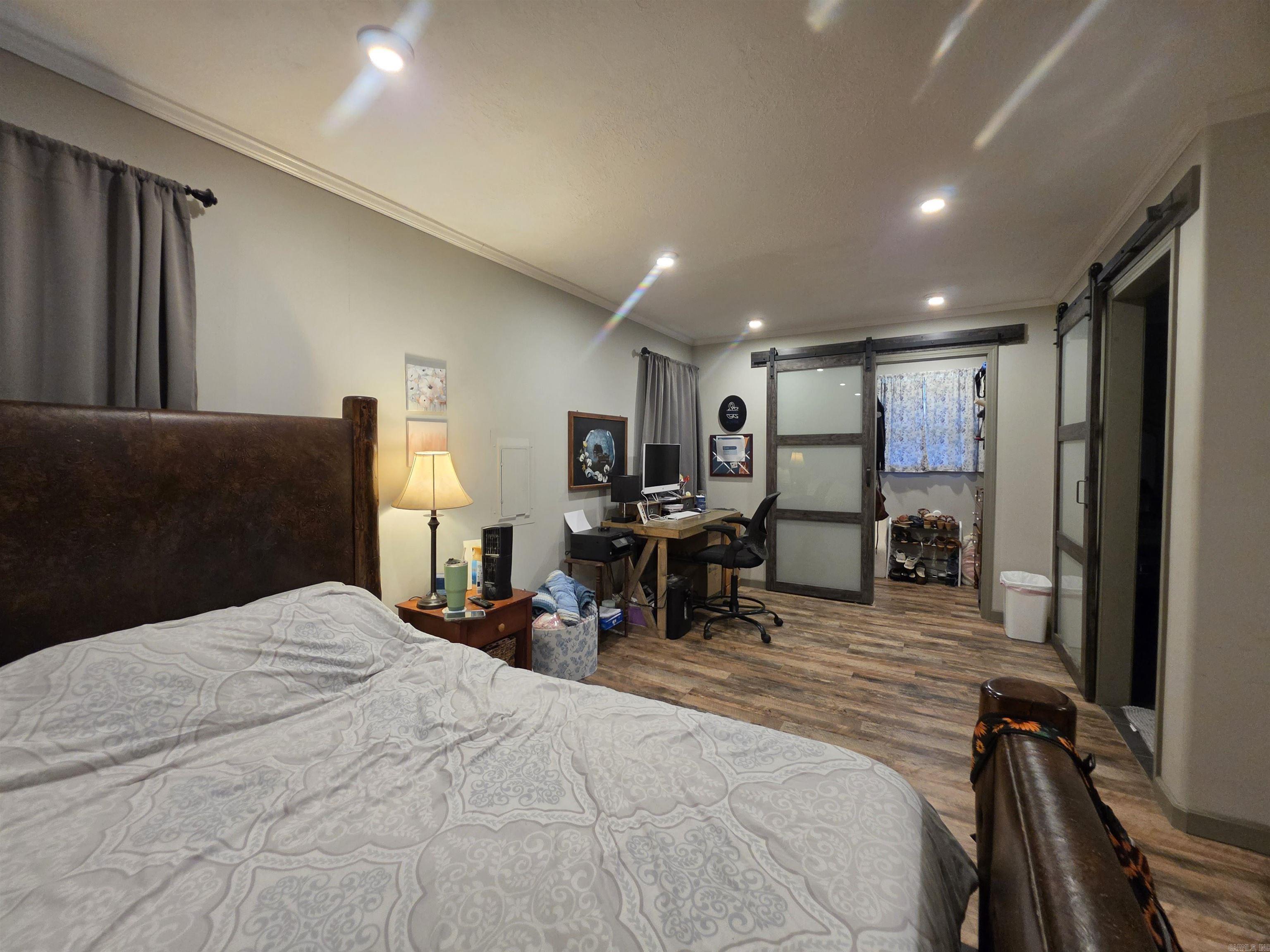 906 Surrey  Hot Springs, AR