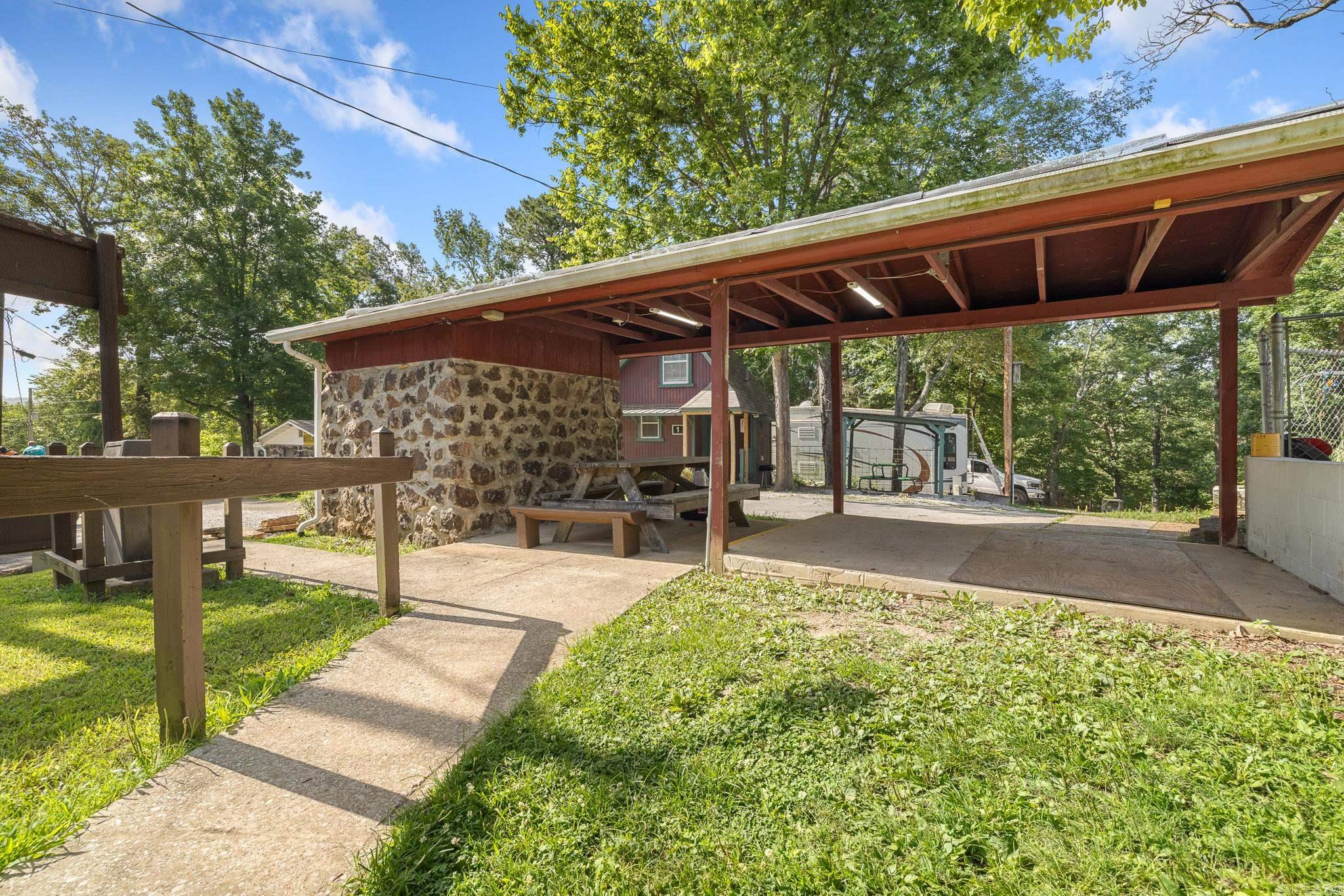621 E Court  Jasper, AR