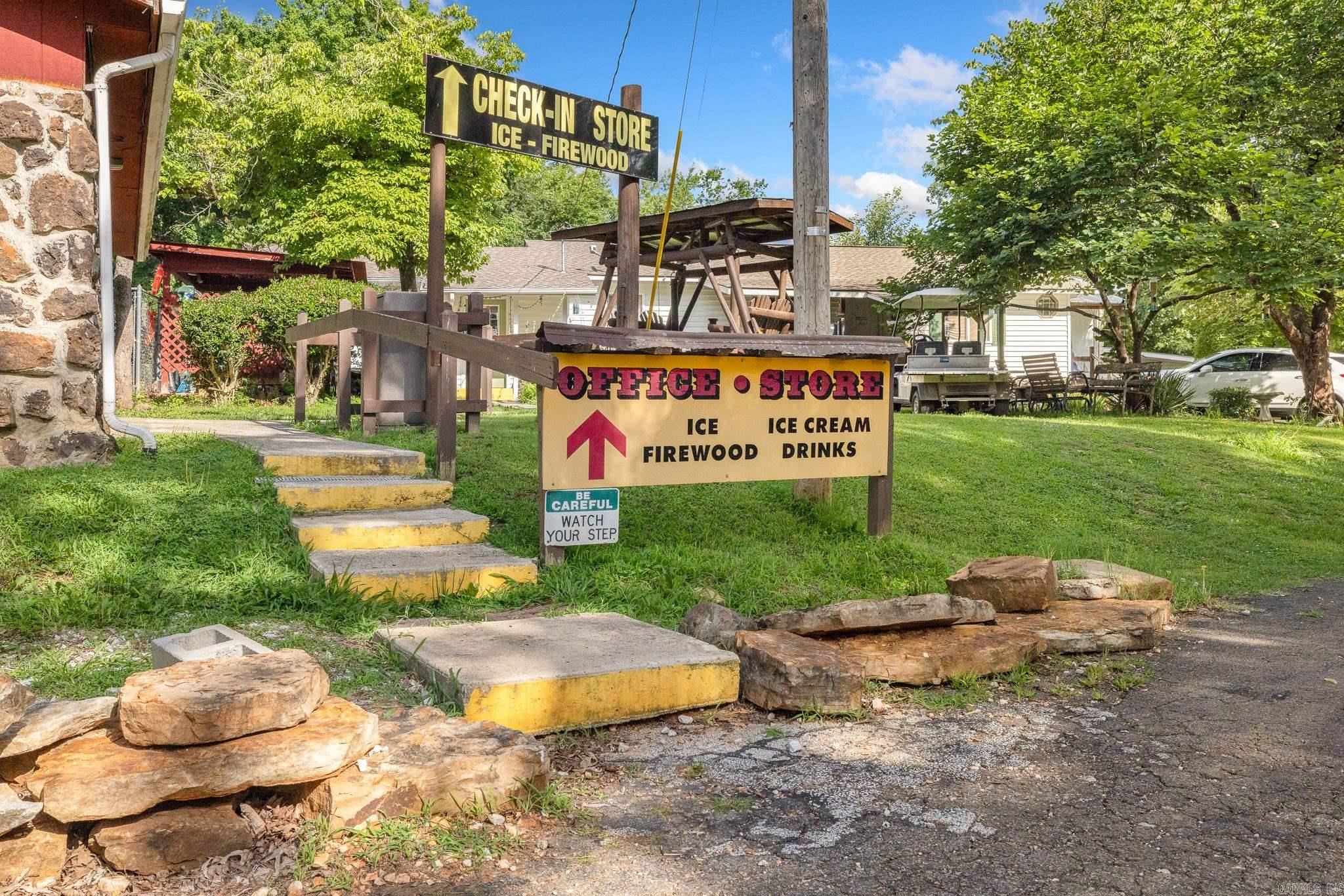 621 E Court  Jasper, AR