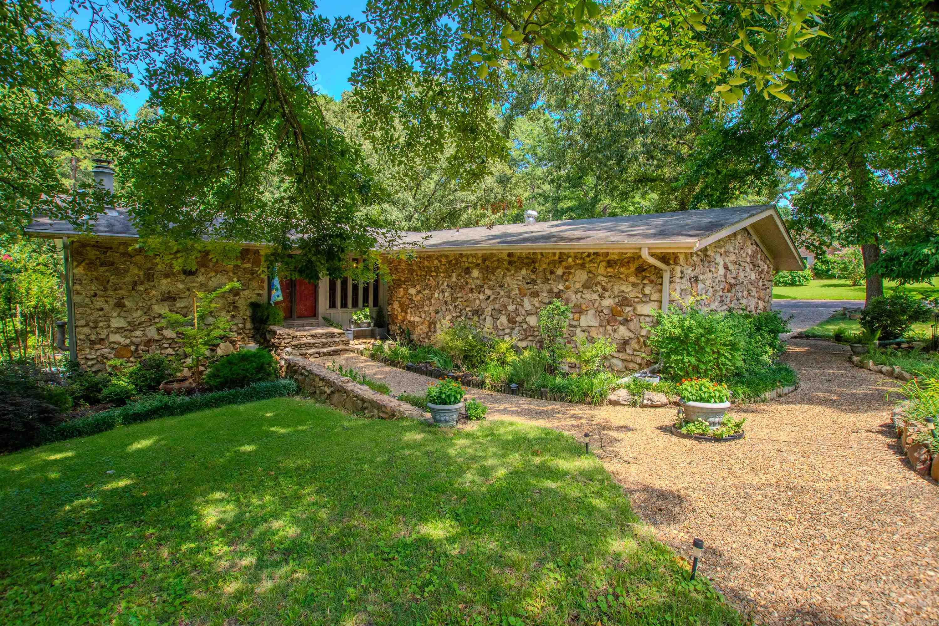 1620 Brookview  Benton, AR