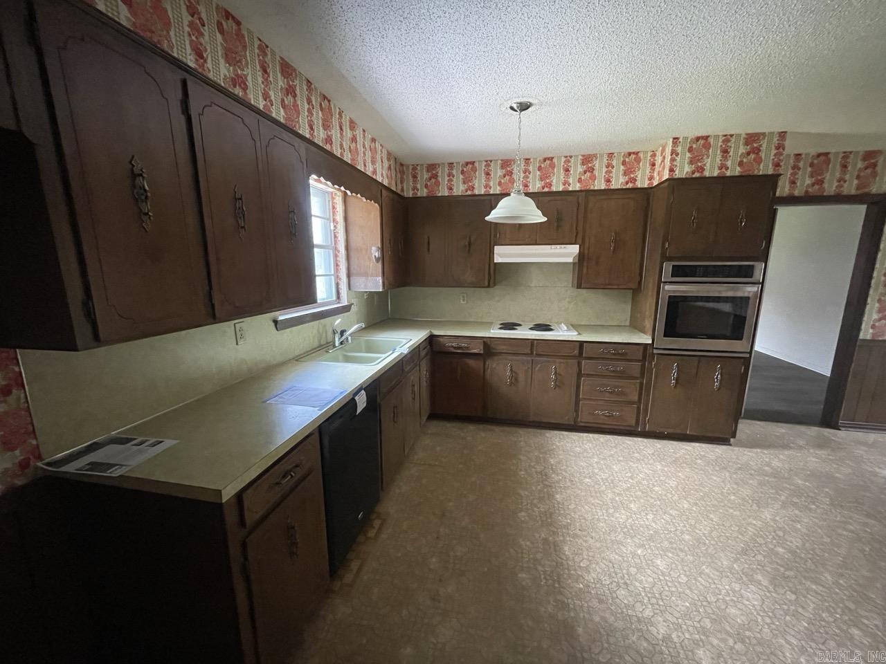 1400 Hawkwood  Sherwood, AR