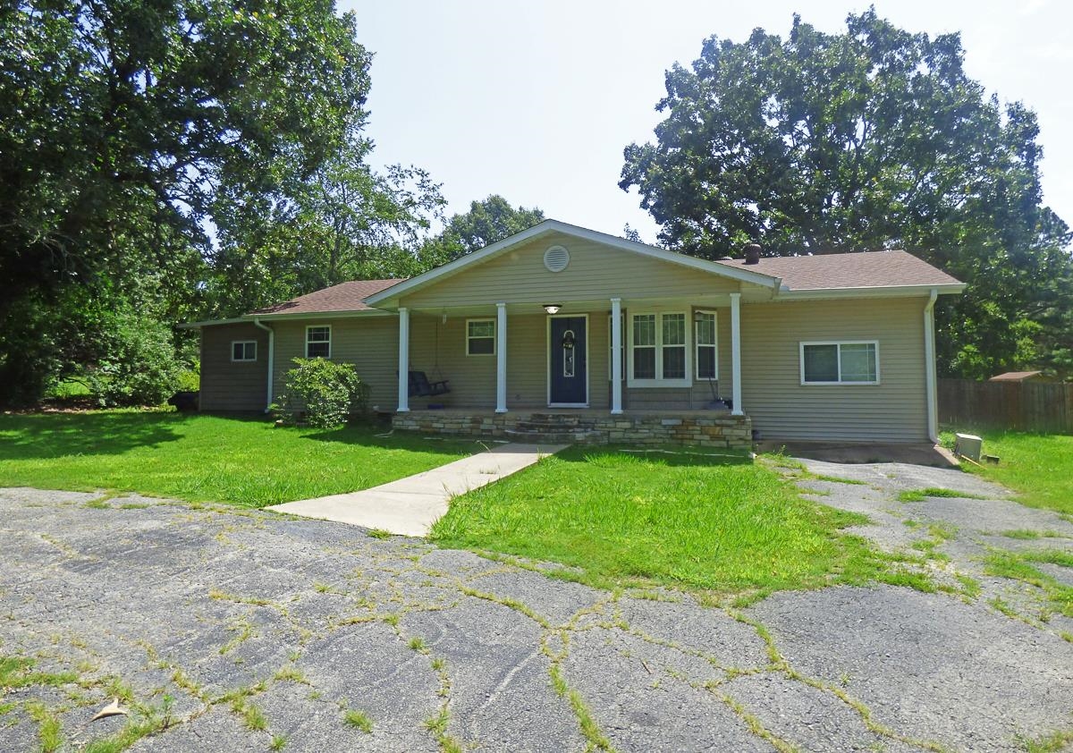 34 Alma  Highland, AR