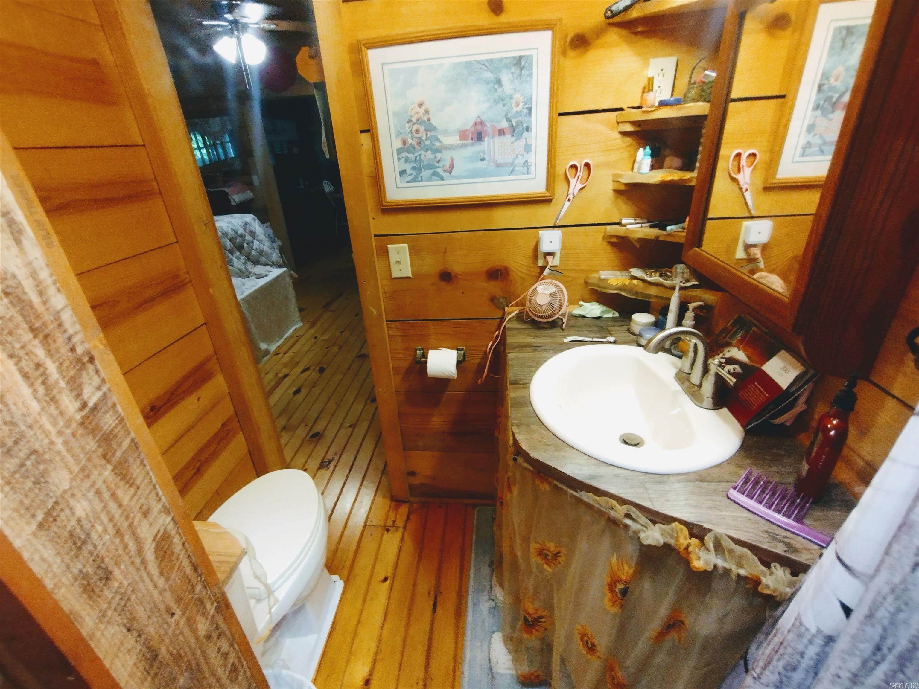 513 Flat Rock RD  Mountain View, AR