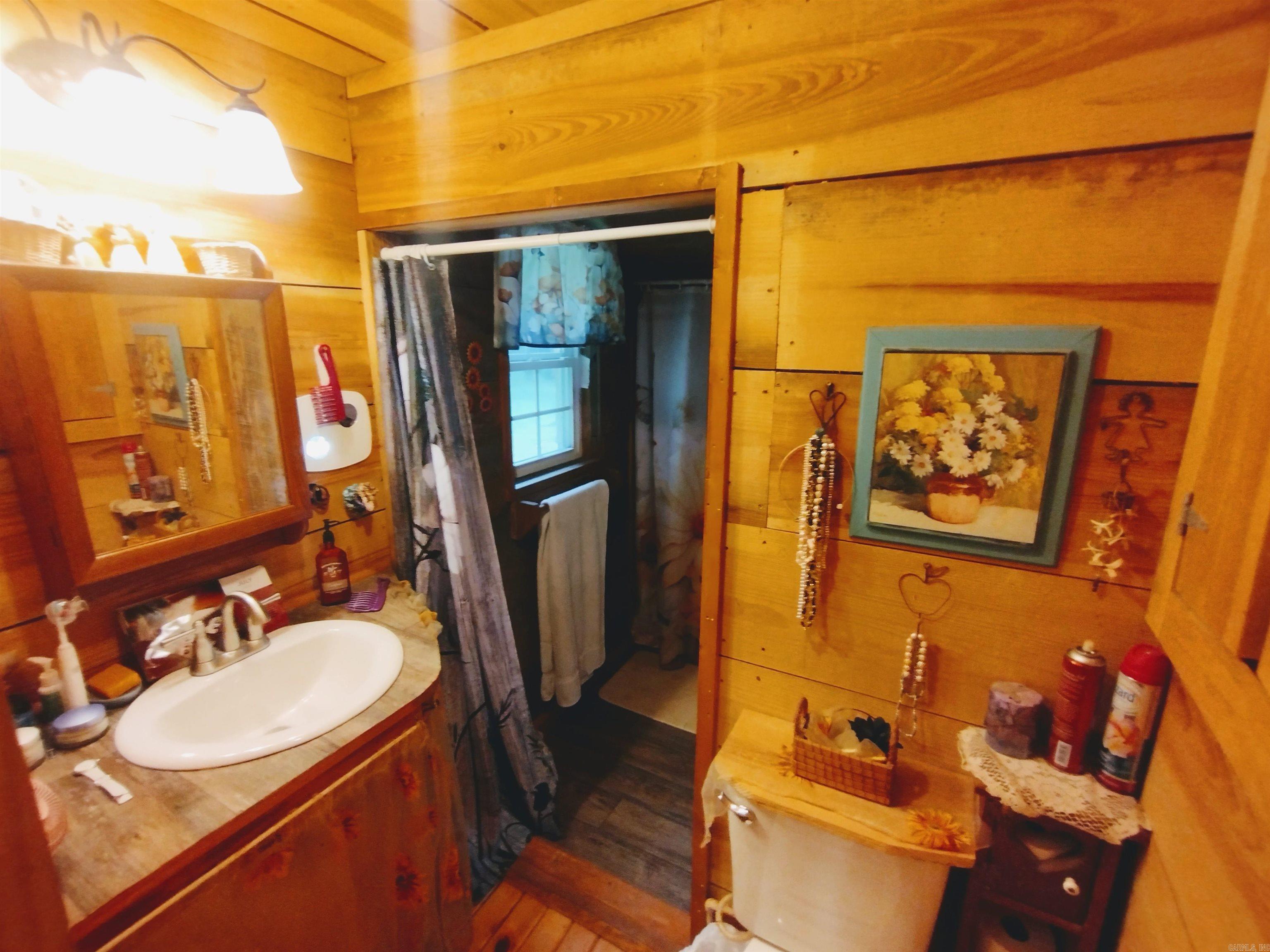 513 Flat Rock RD  Mountain View, AR