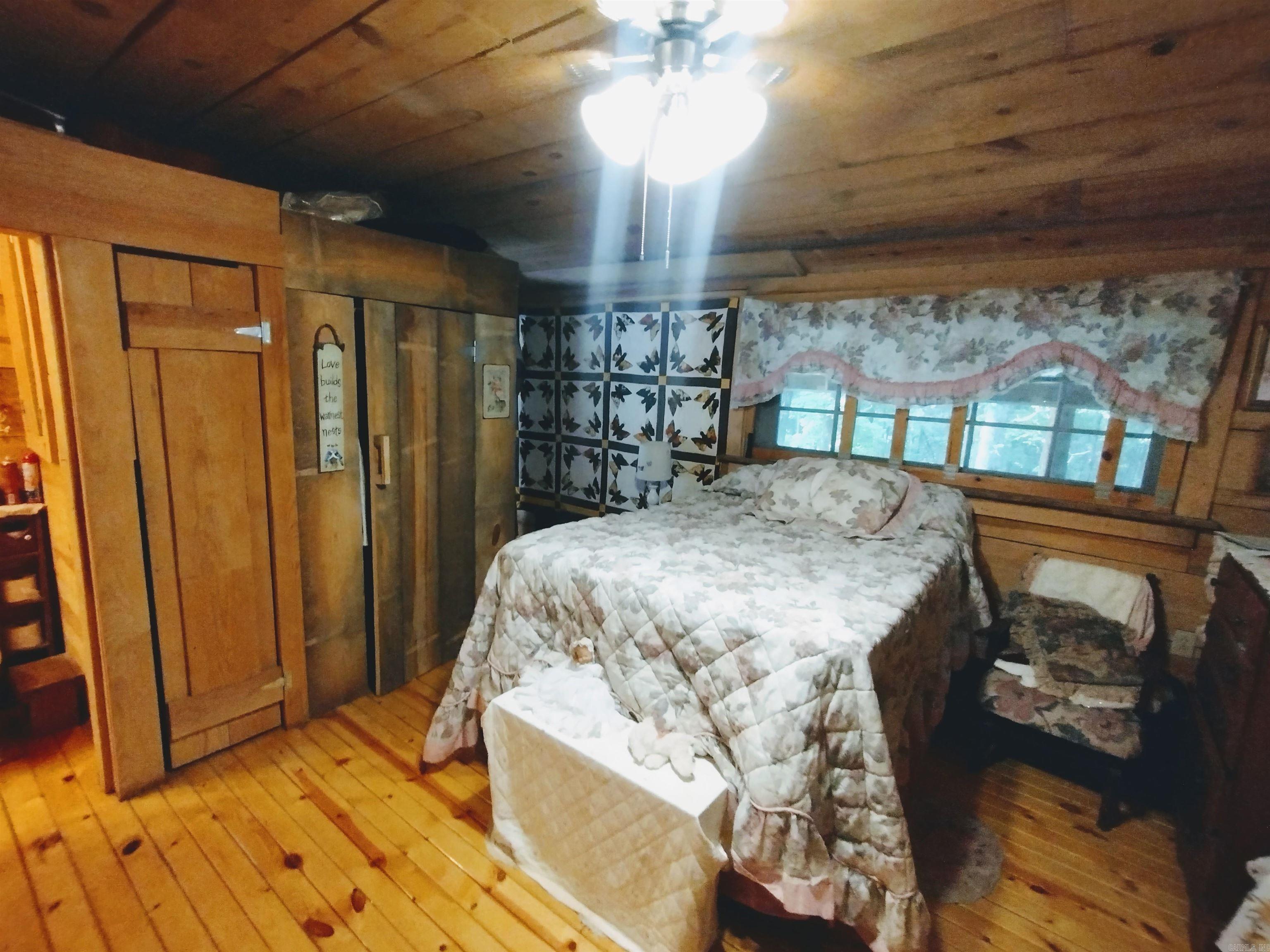 513 Flat Rock RD  Mountain View, AR