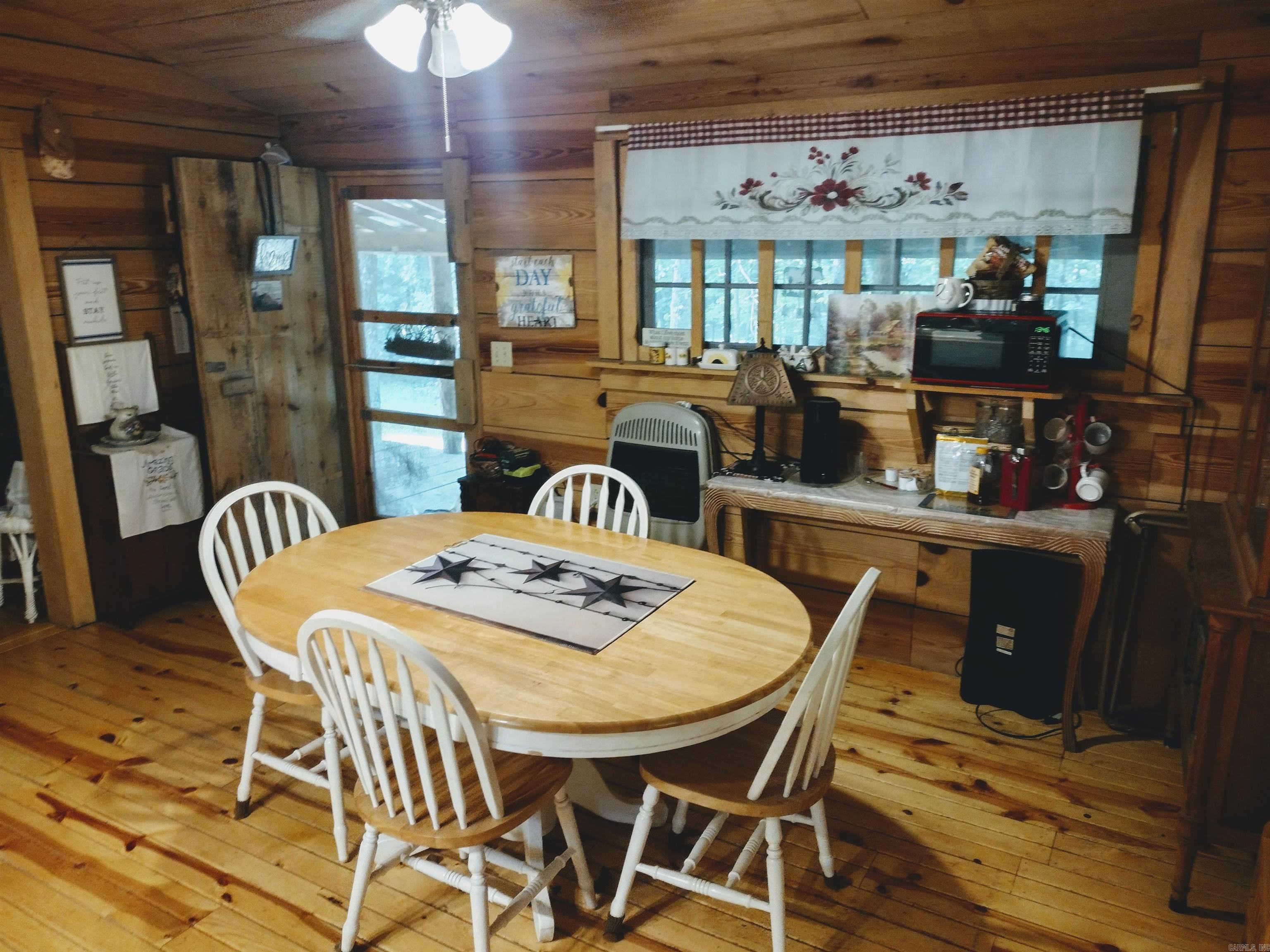 513 Flat Rock RD  Mountain View, AR
