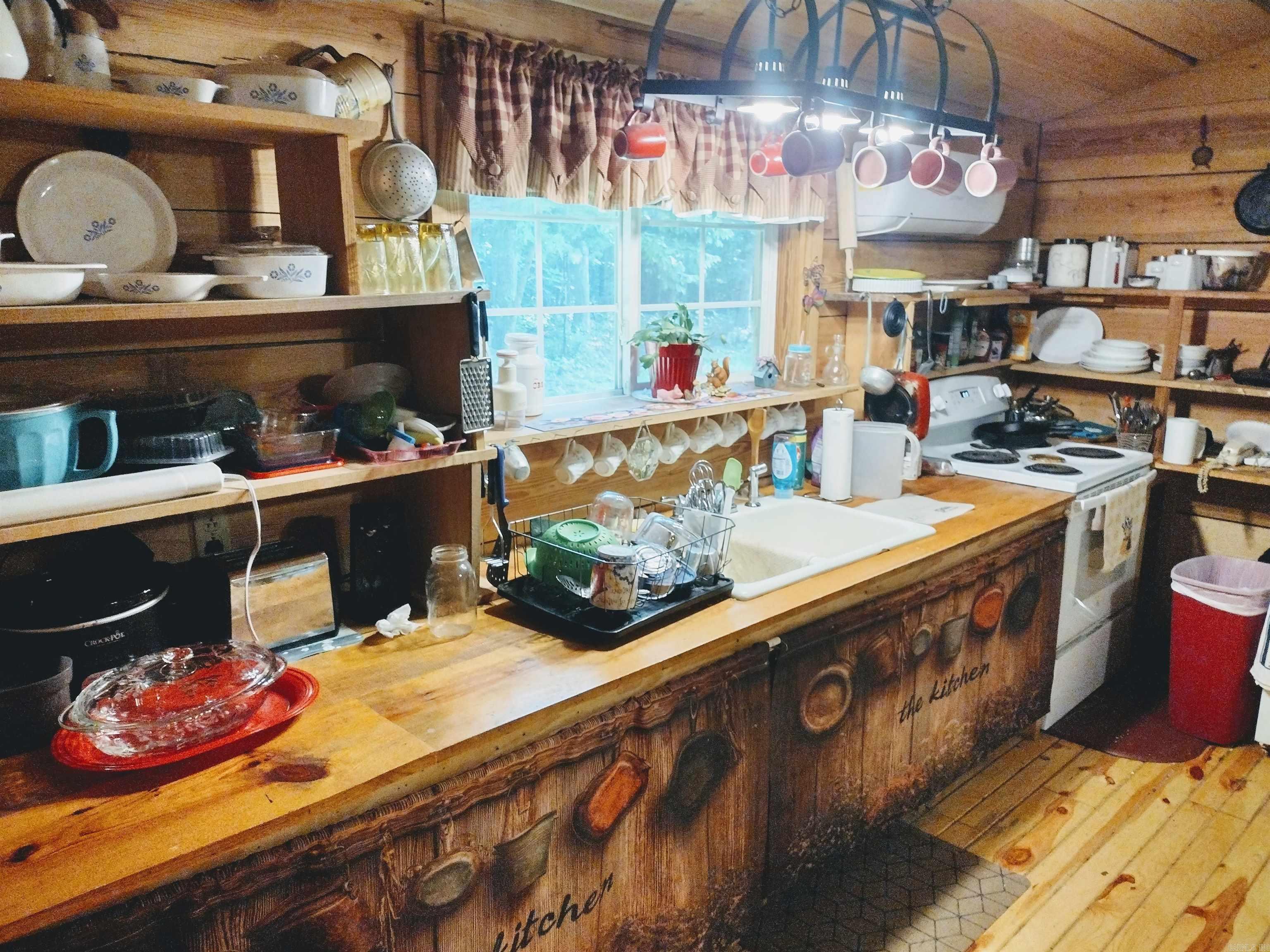 513 Flat Rock RD  Mountain View, AR