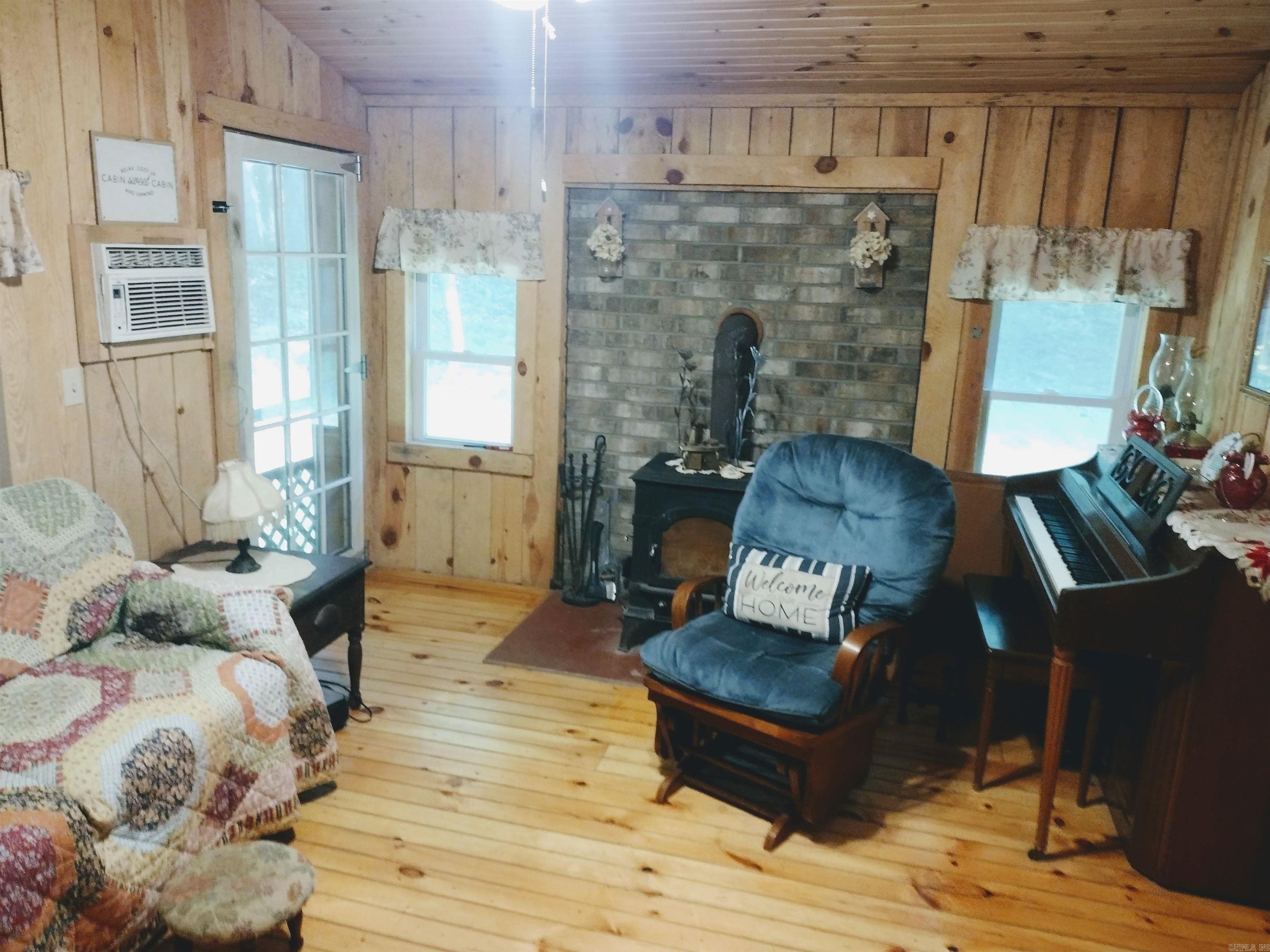 513 Flat Rock RD  Mountain View, AR