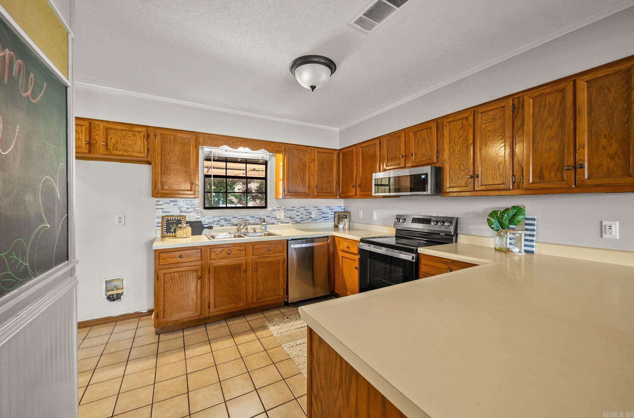19 Hightrail  Maumelle, AR
