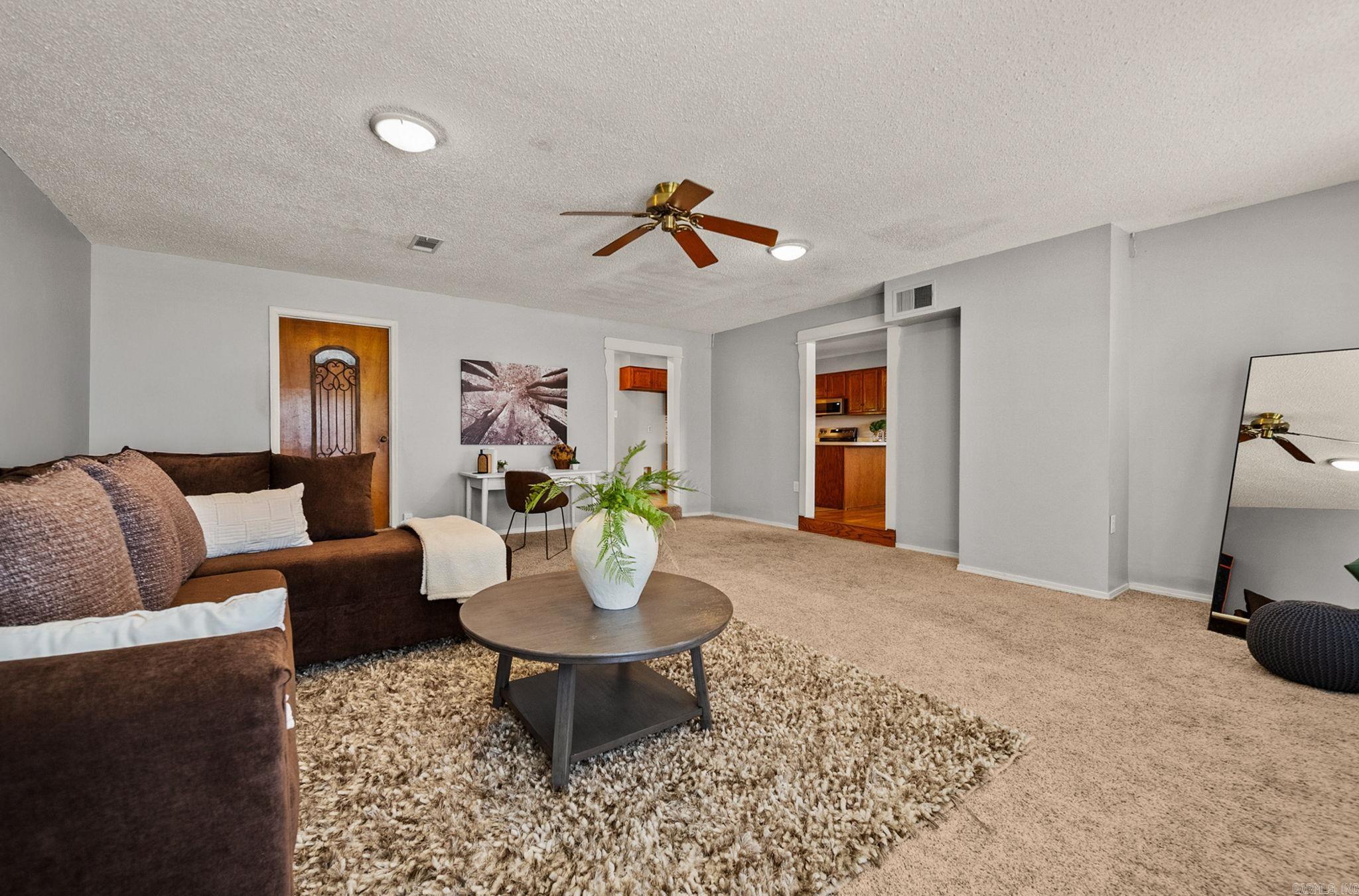 19 Hightrail  Maumelle, AR