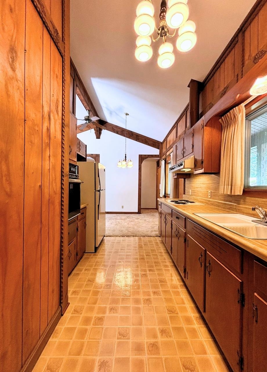 4 Otter  Cherokee Village, AR