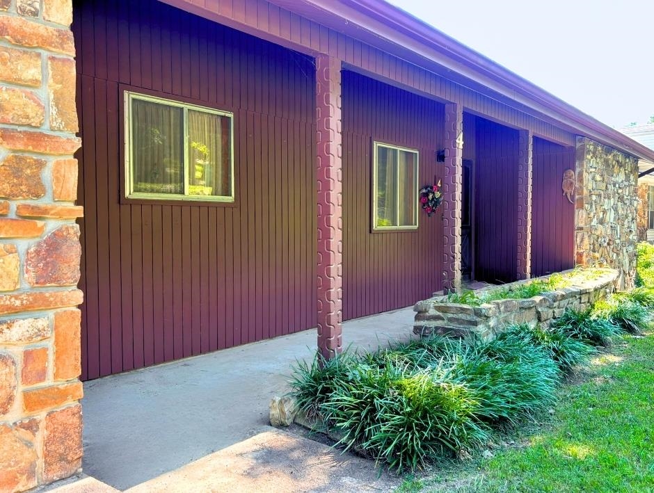 4 Otter  Cherokee Village, AR