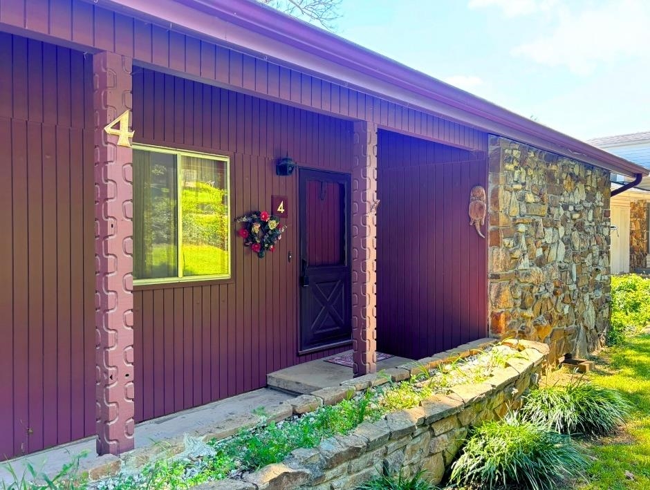 4 Otter  Cherokee Village, AR