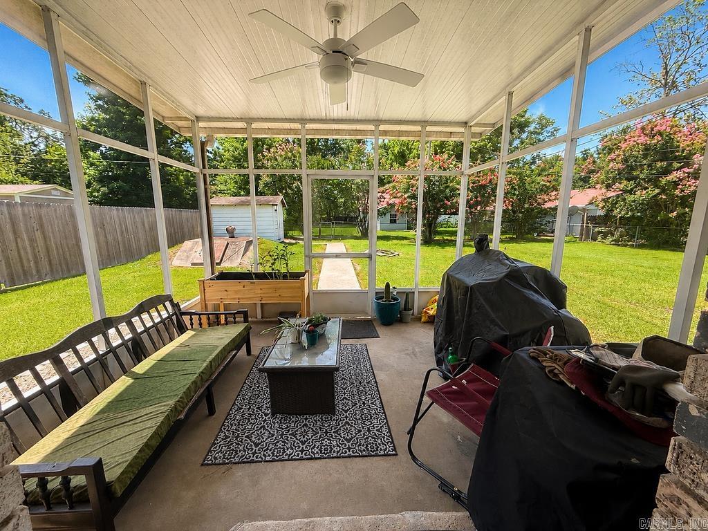 417 W 9th  Lonoke, AR