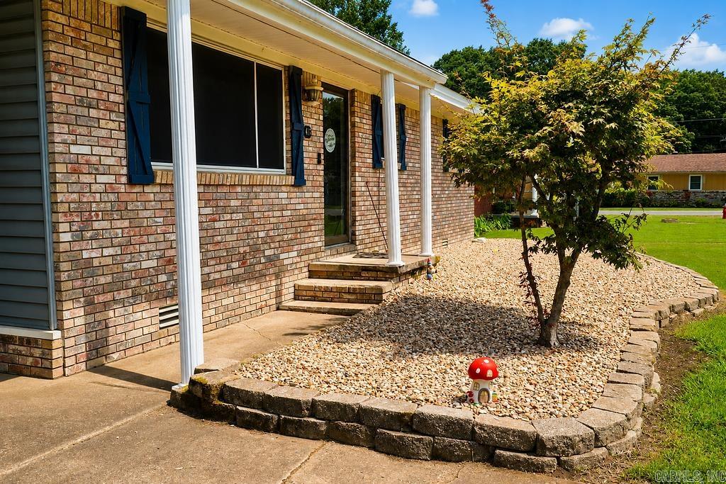 417 W 9th  Lonoke, AR