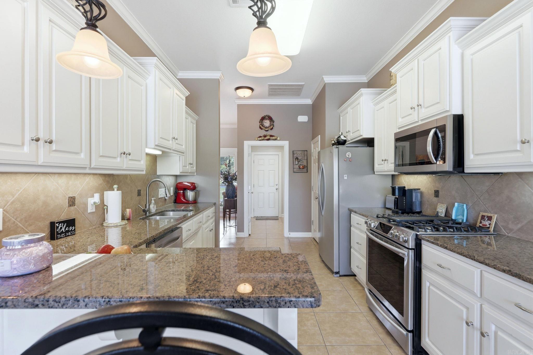 985 Mound View  England, AR