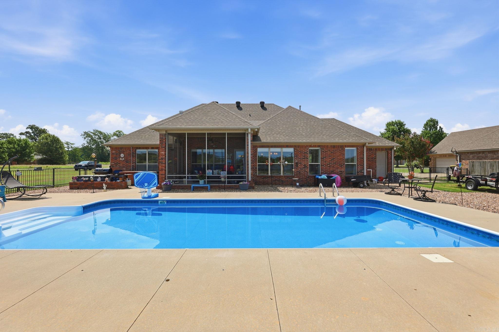 985 Mound View  England, AR