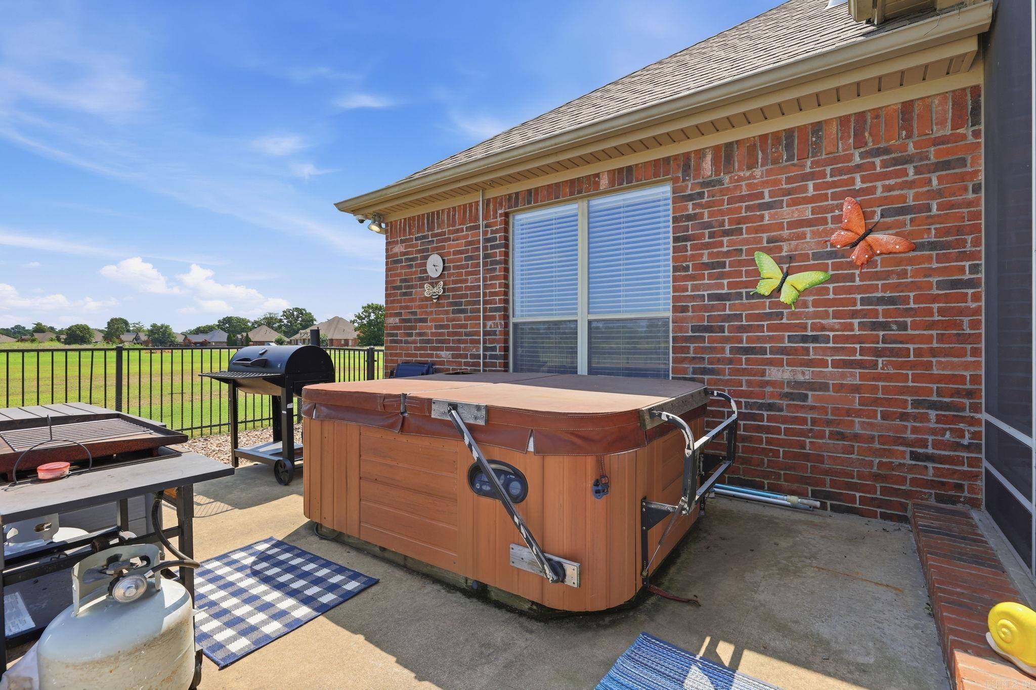985 Mound View  England, AR