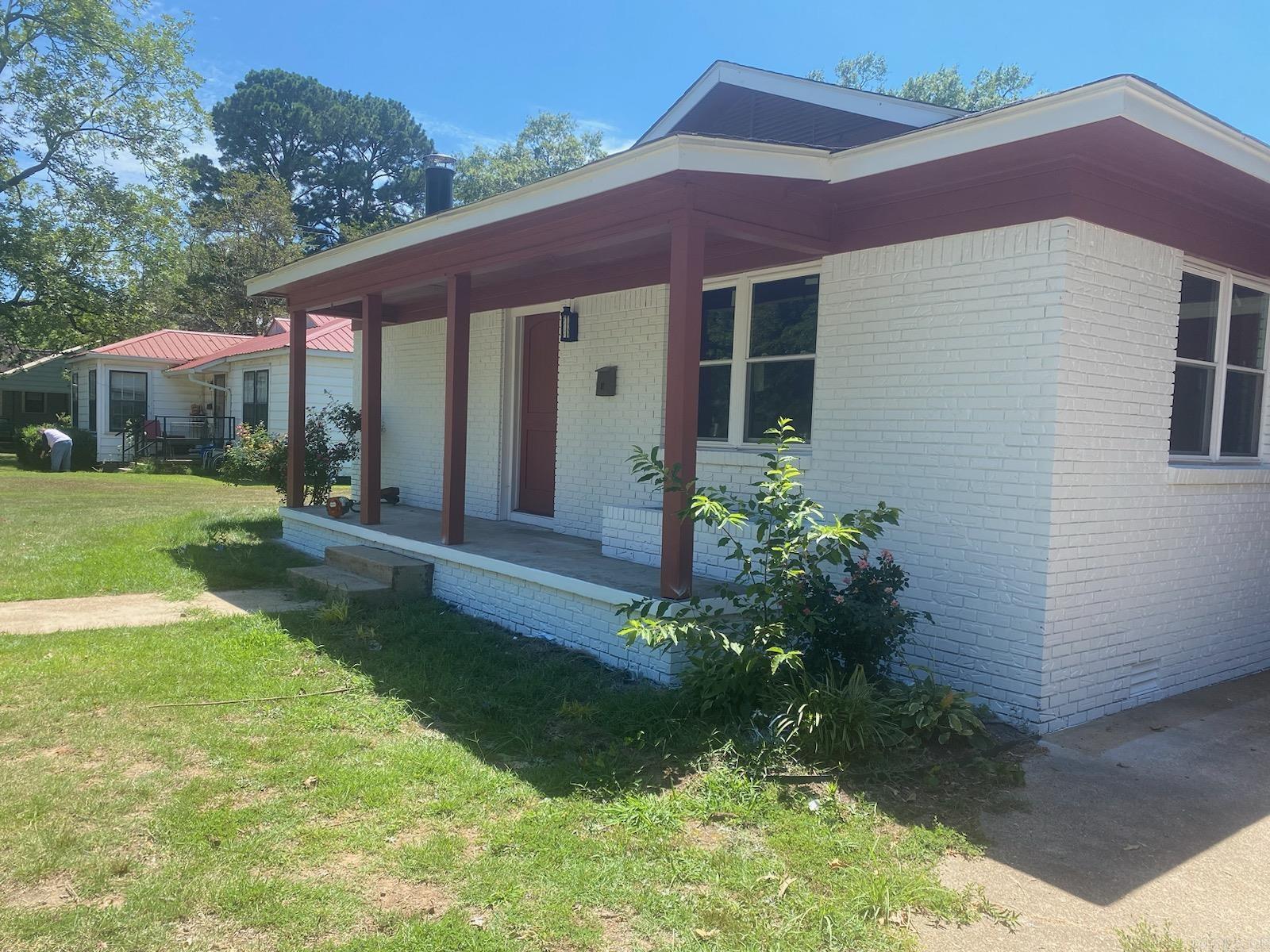 519 N 7th  Nashville, AR