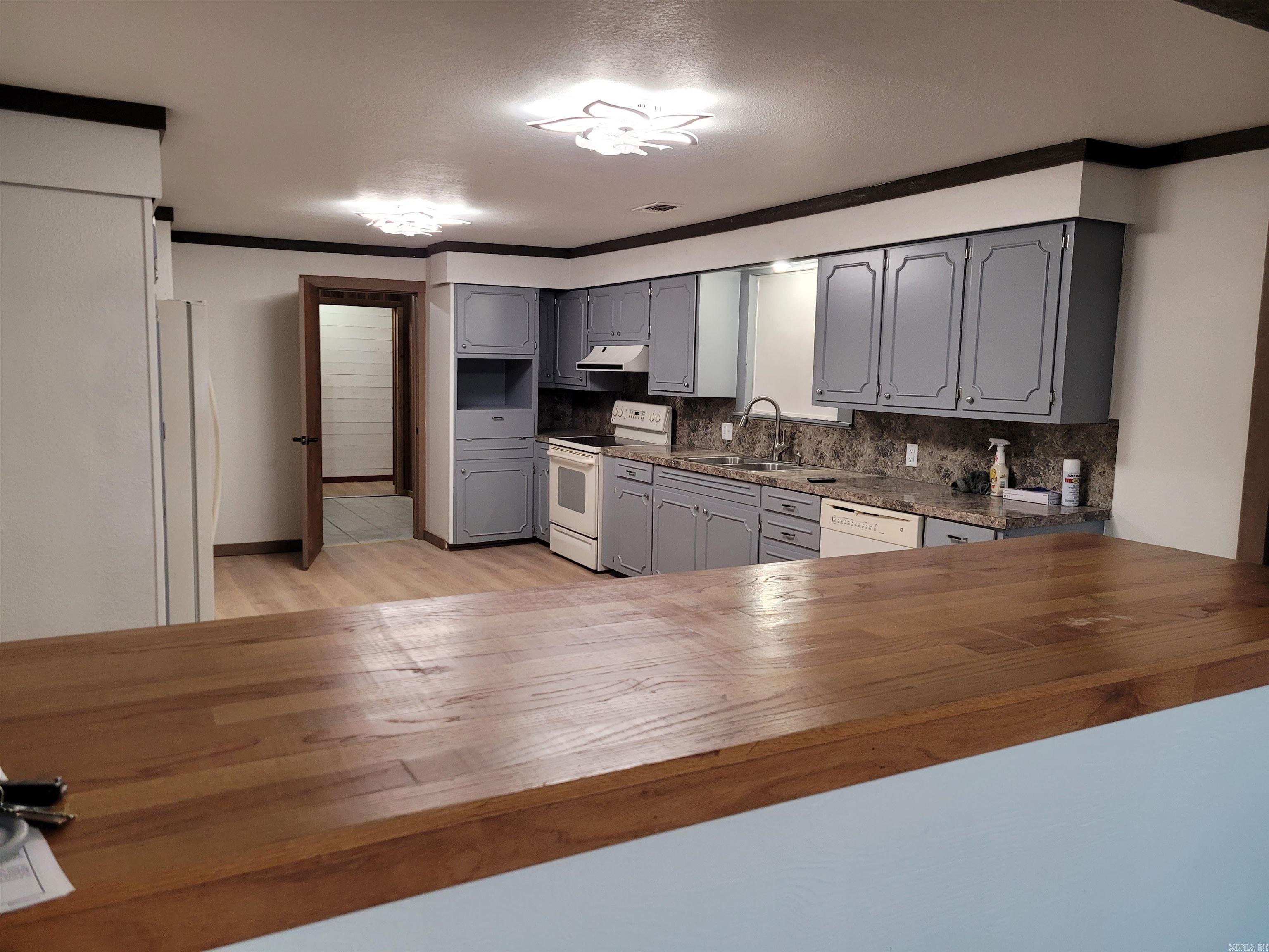 519 N 7th  Nashville, AR