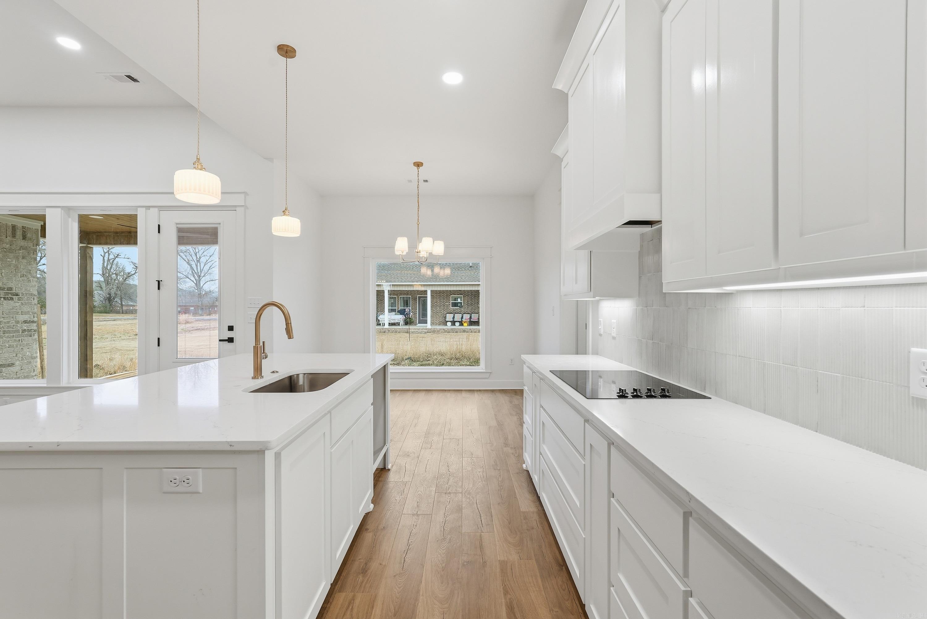 31 Sunny  Morrilton, AR