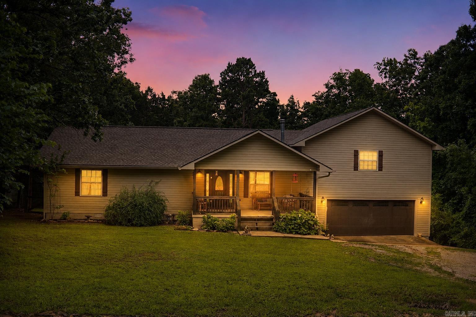 101 Henderson  Mountain View, AR