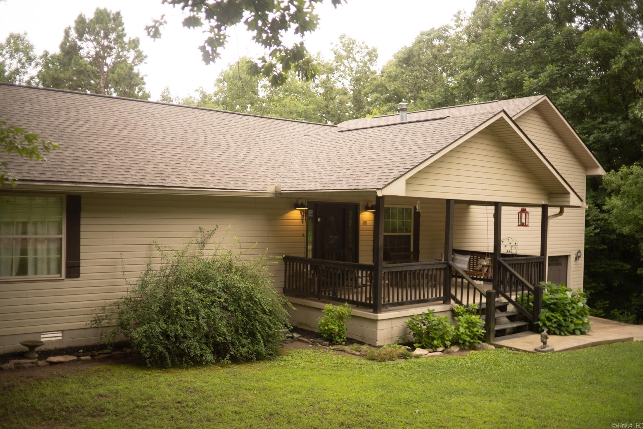 101 Henderson  Mountain View, AR