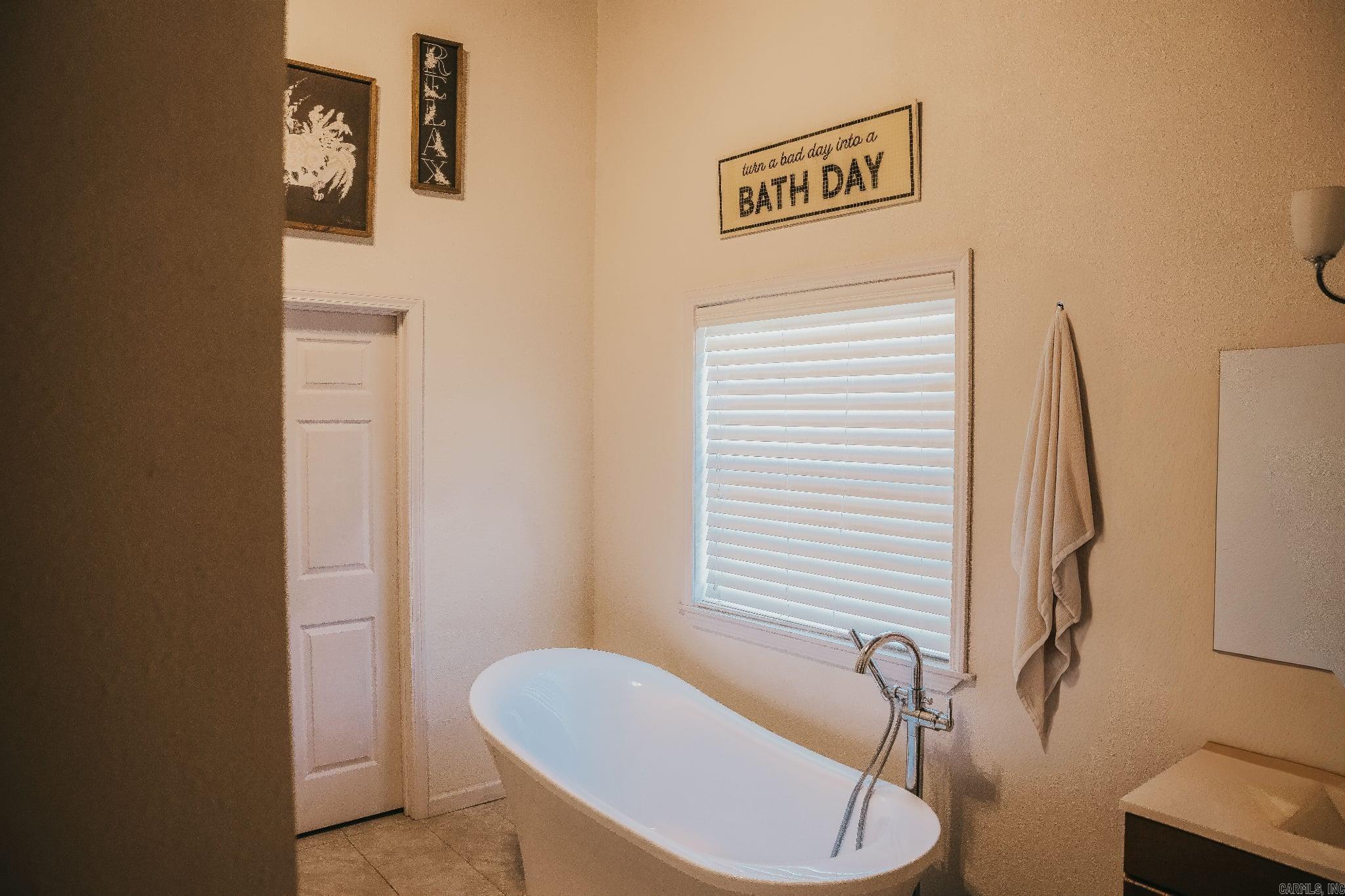 101 Henderson  Mountain View, AR