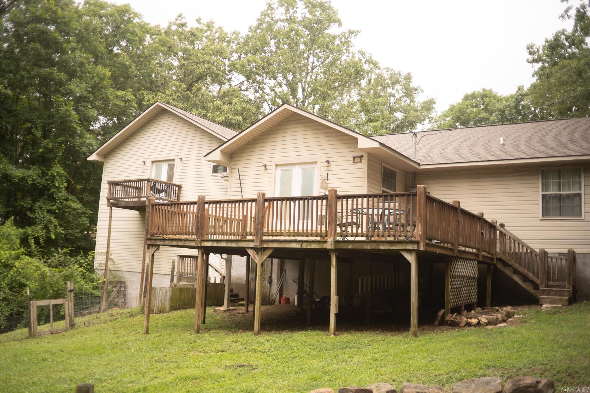 101 Henderson  Mountain View, AR