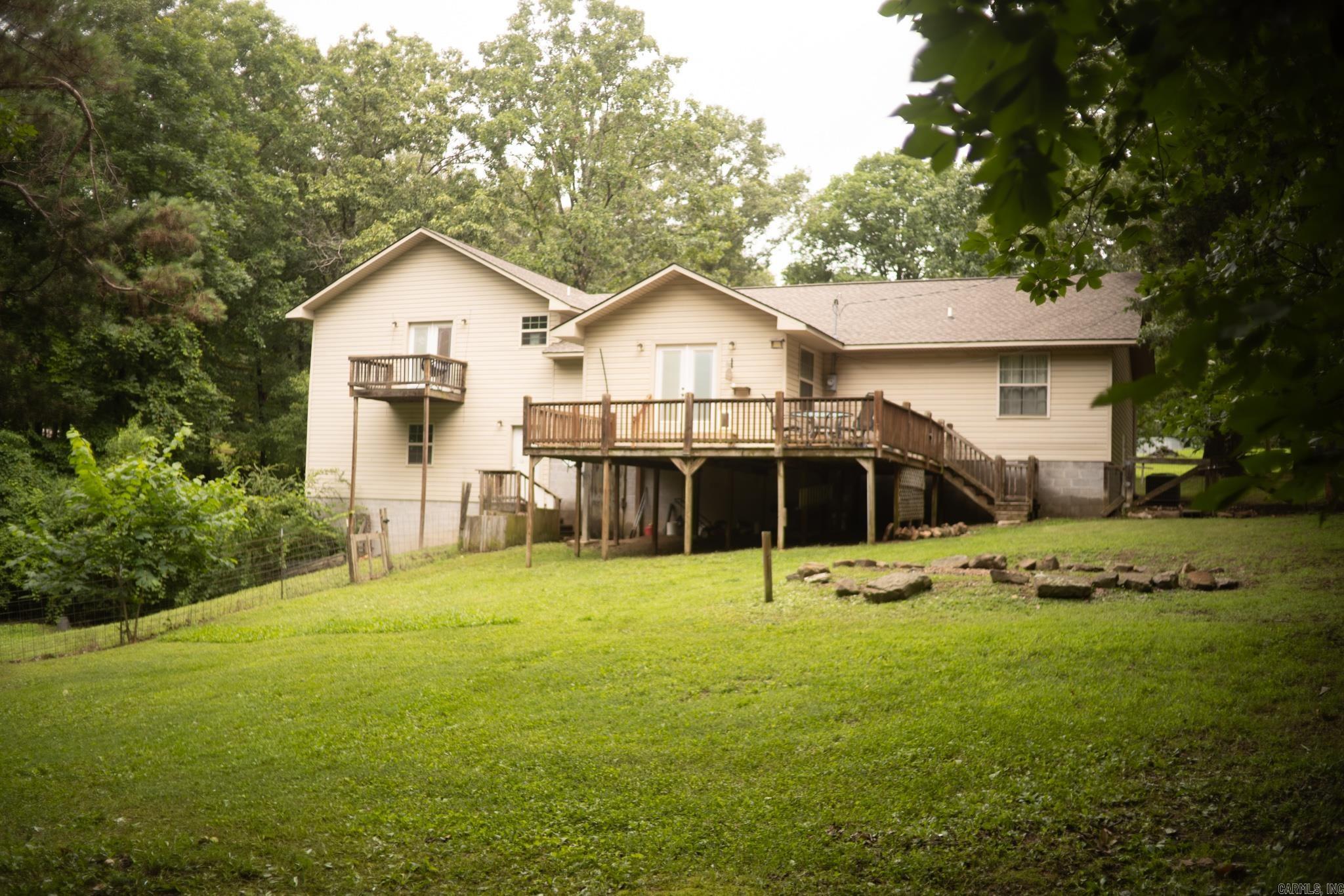 101 Henderson  Mountain View, AR