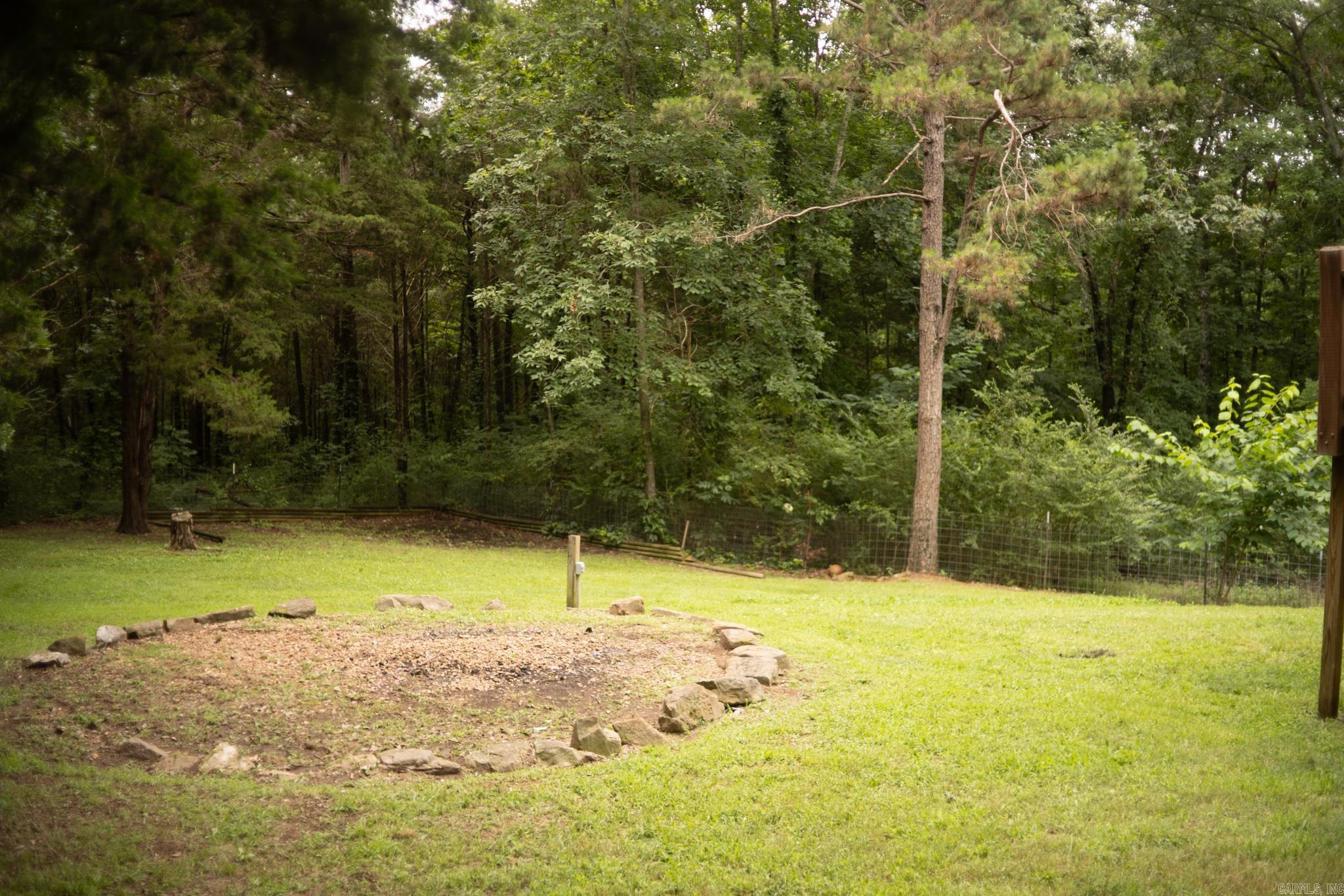 101 Henderson  Mountain View, AR