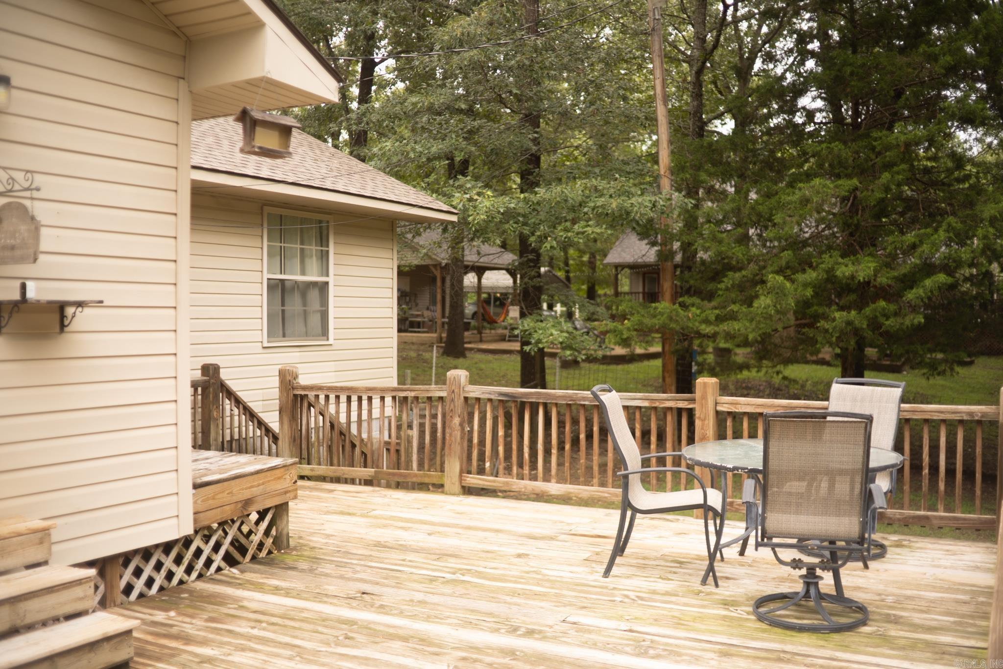 101 Henderson  Mountain View, AR
