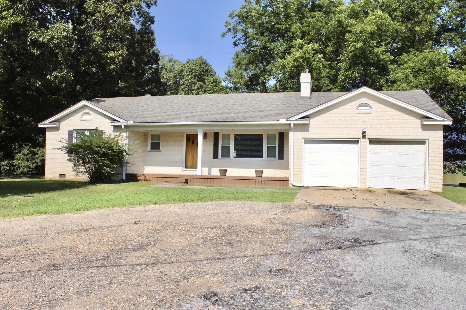 1520 W North  Piggott, AR