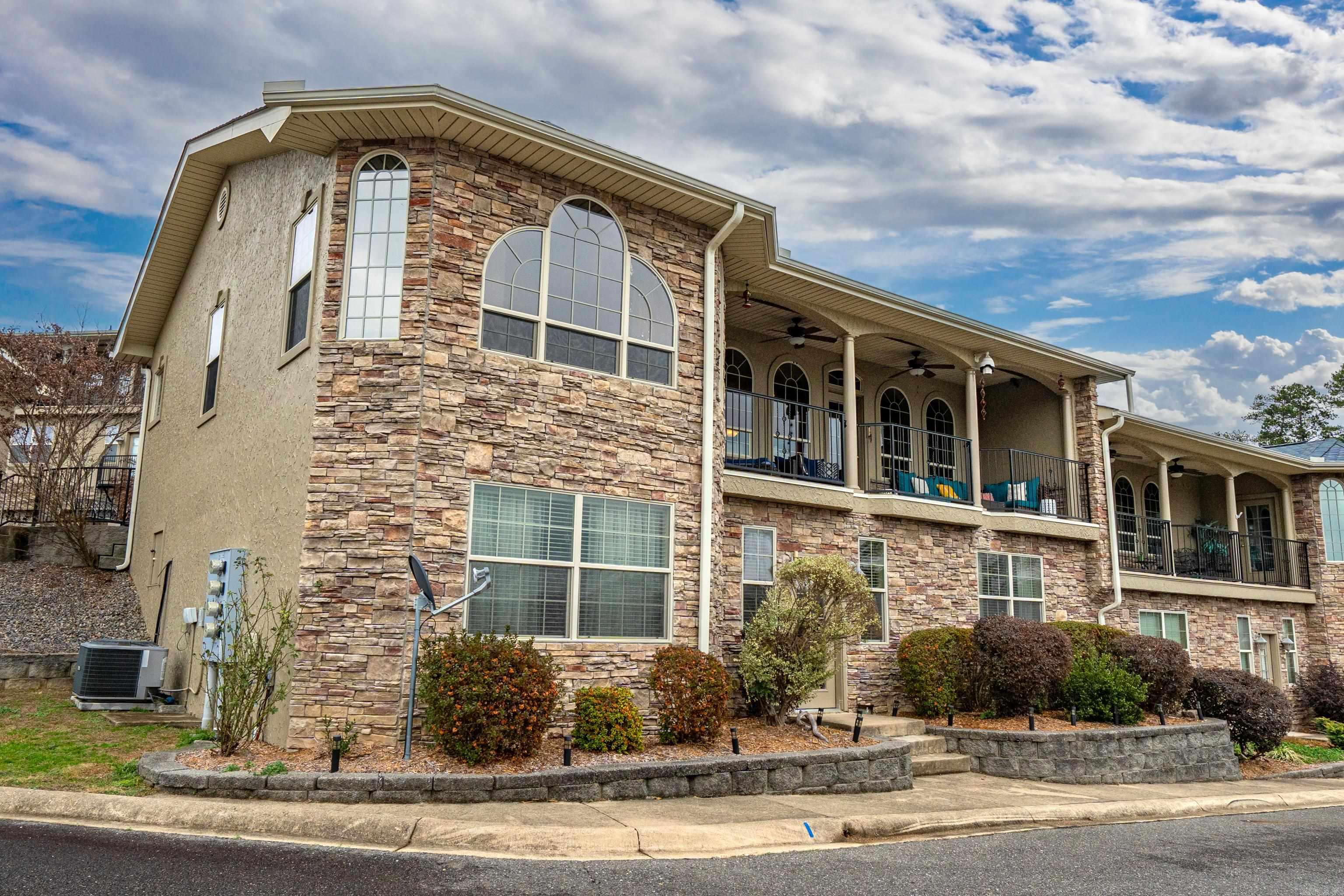 620 Grand Point  Hot Springs, AR