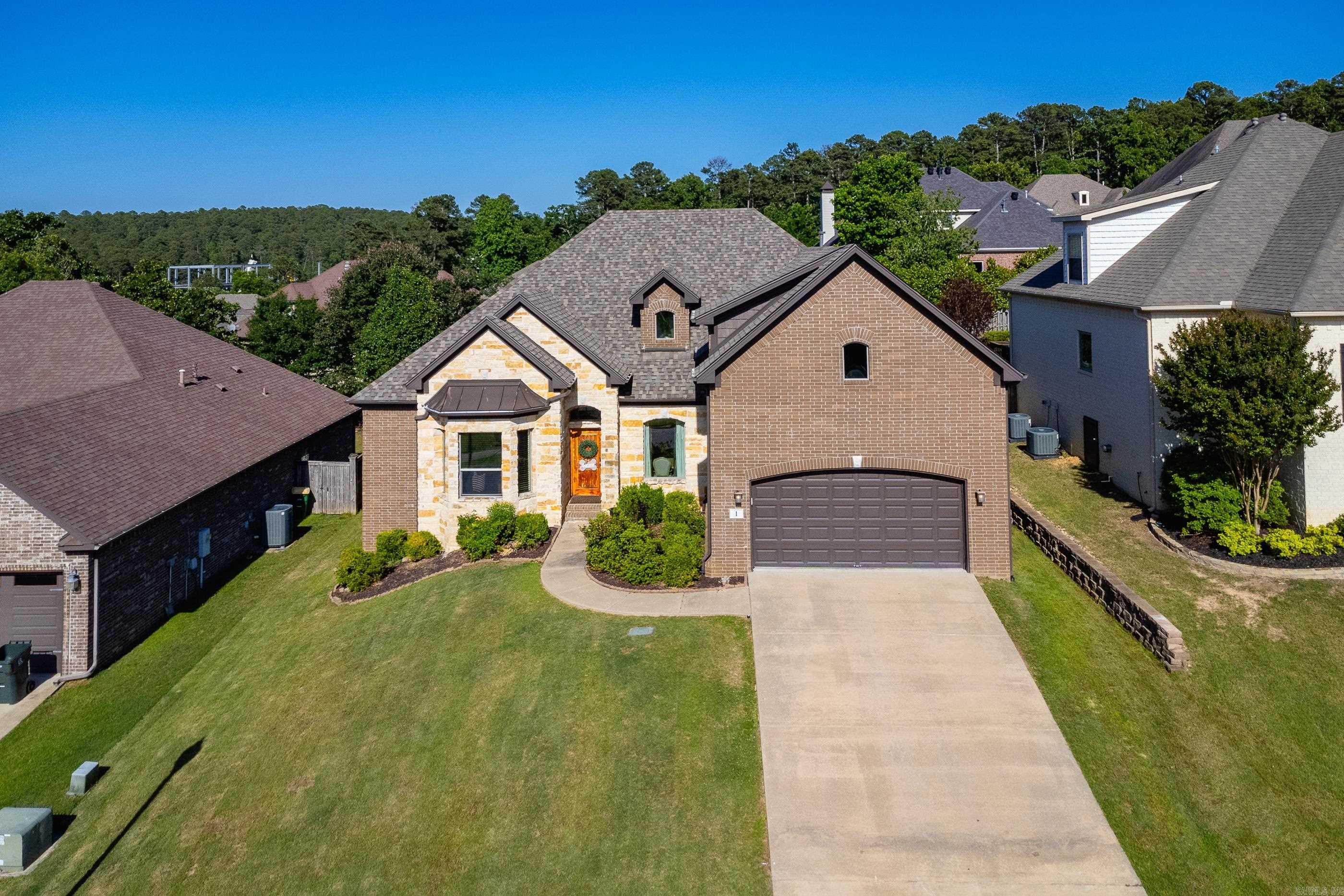 1 Tournay Circle — photo 2