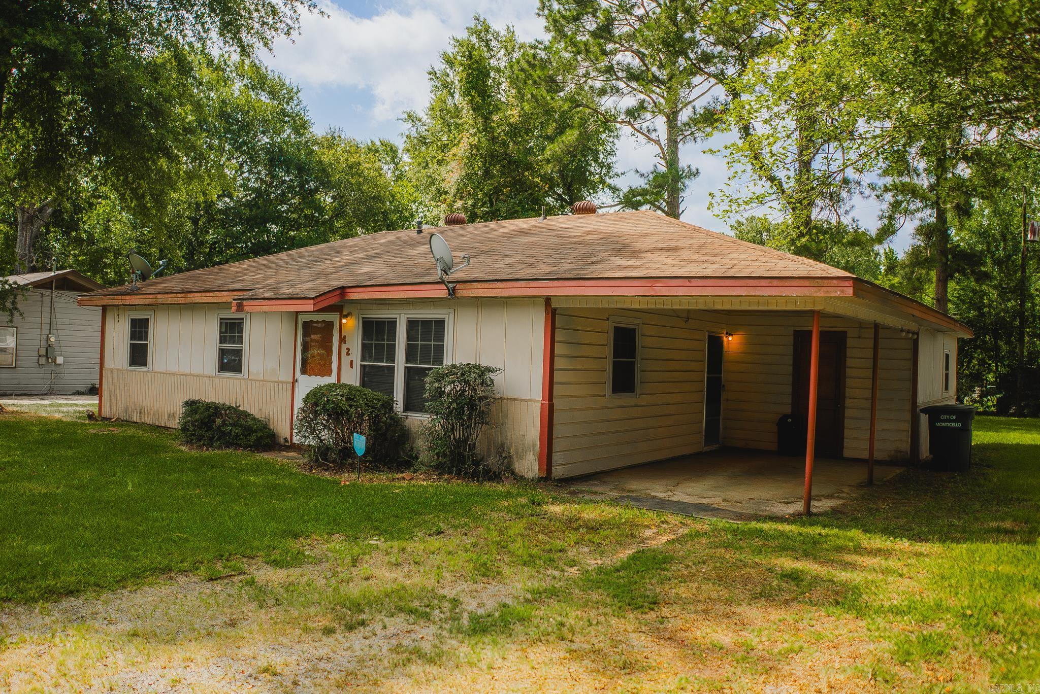 420 E Oakland St  Monticello, AR