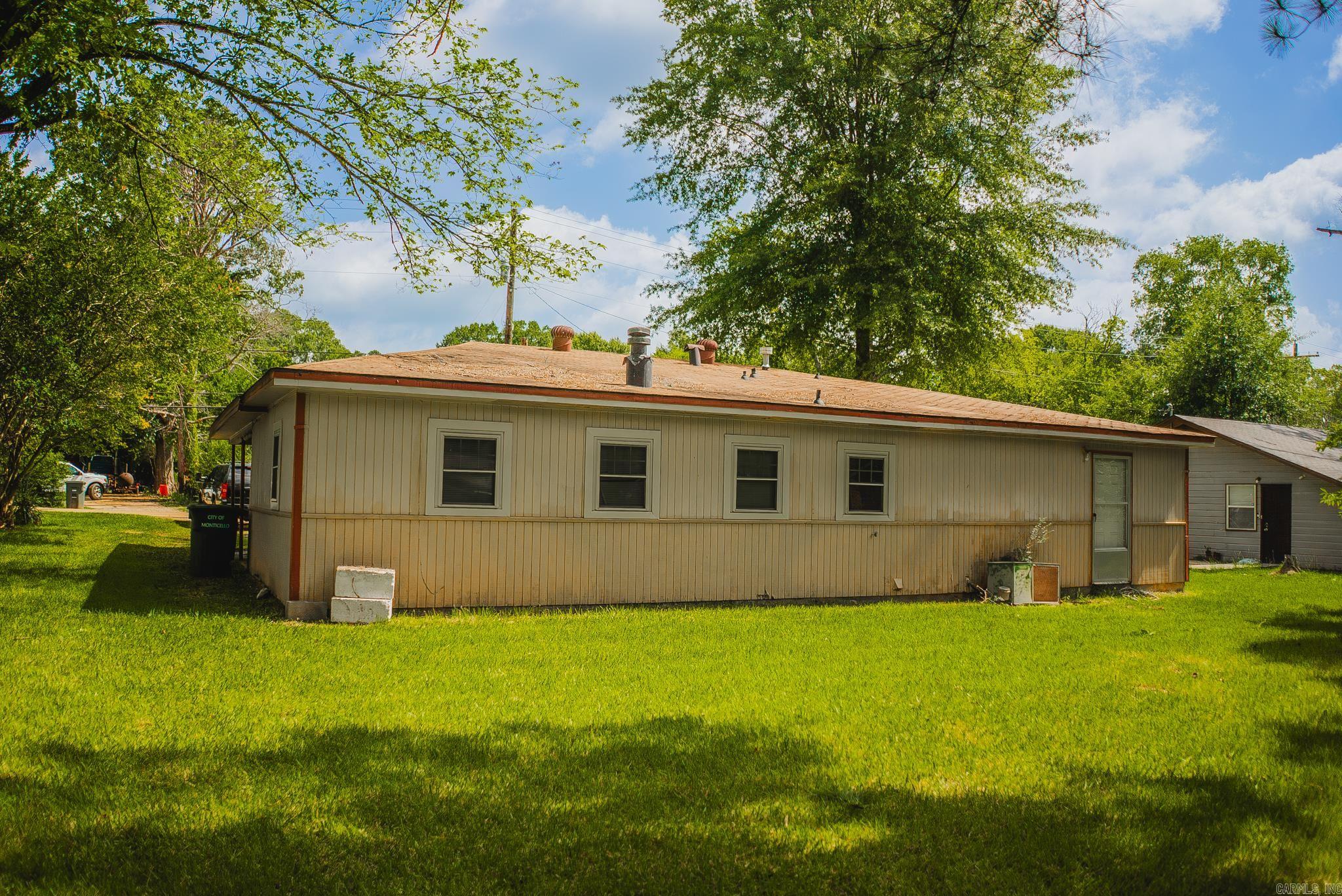 420 E Oakland St  Monticello, AR
