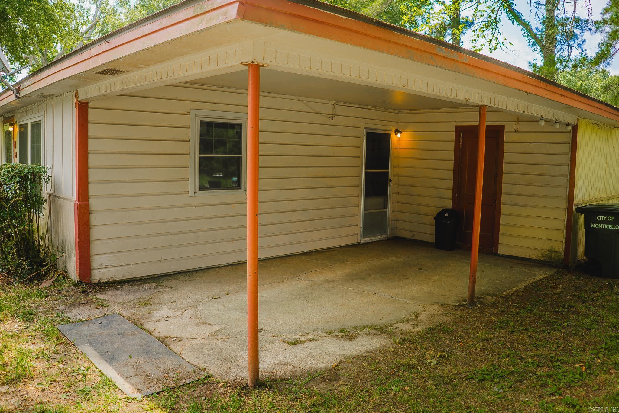 420 E Oakland St  Monticello, AR