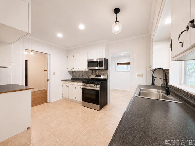 906 E Walnut  Gurdon, AR