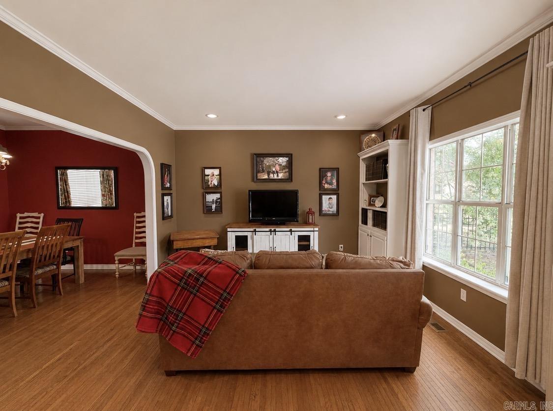 105 River Oaks Court  Searcy, AR