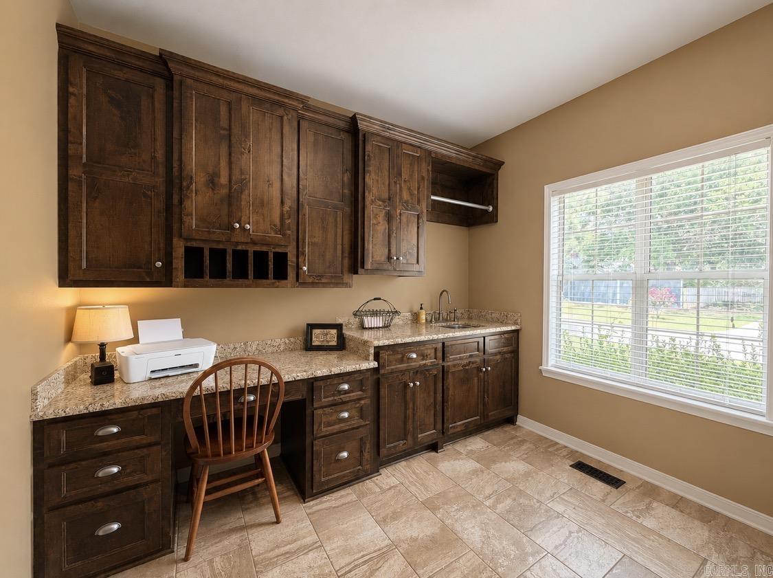 105 River Oaks Court  Searcy, AR