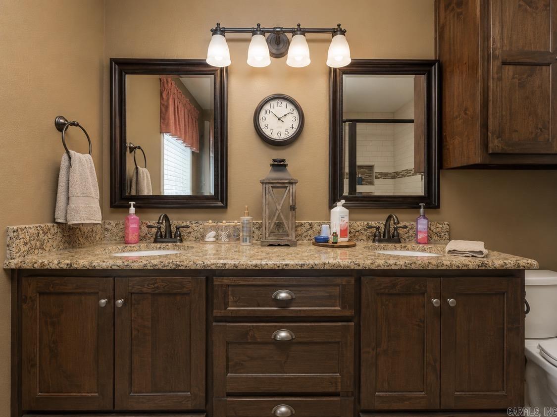 105 River Oaks Court  Searcy, AR