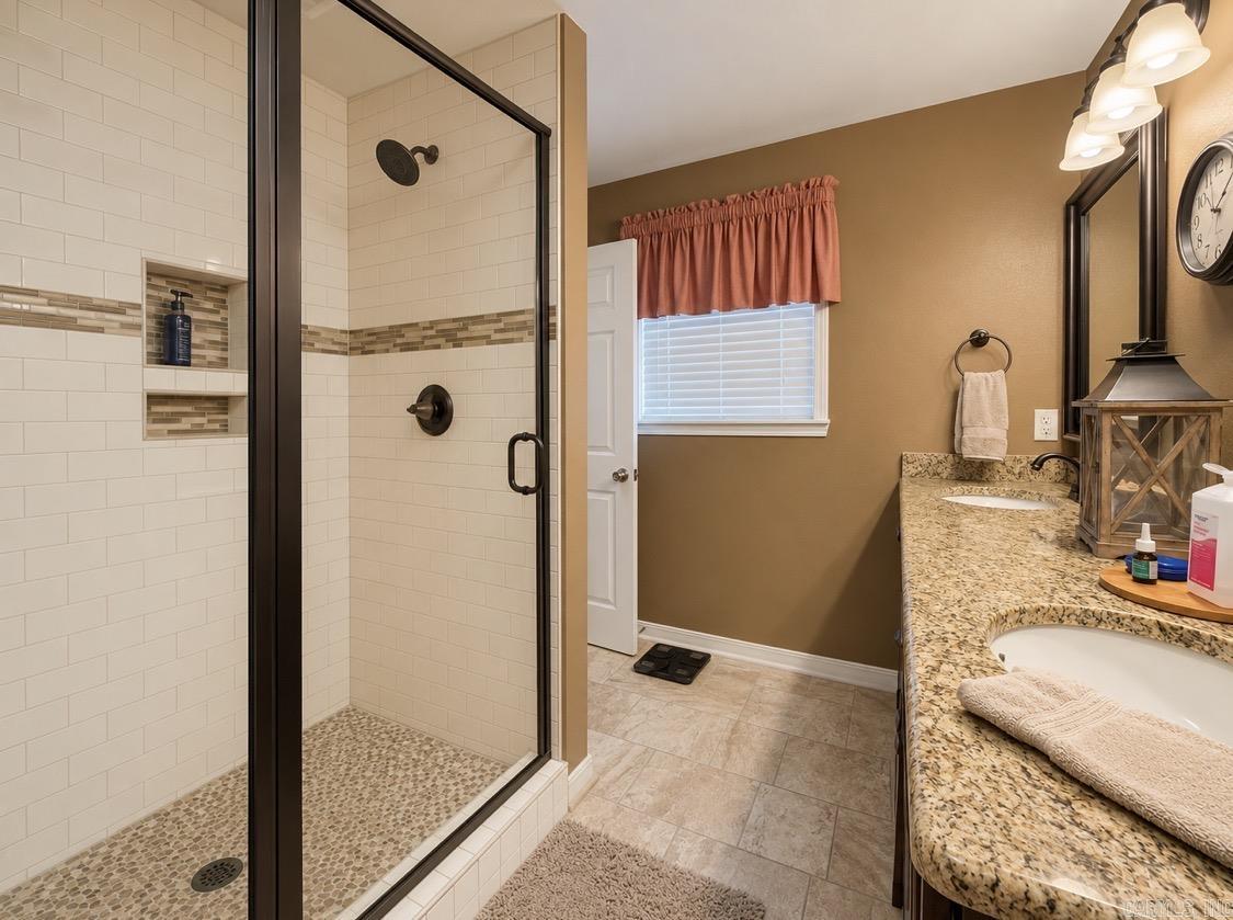 105 River Oaks Court  Searcy, AR