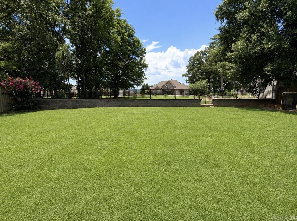 105 River Oaks Court  Searcy, AR