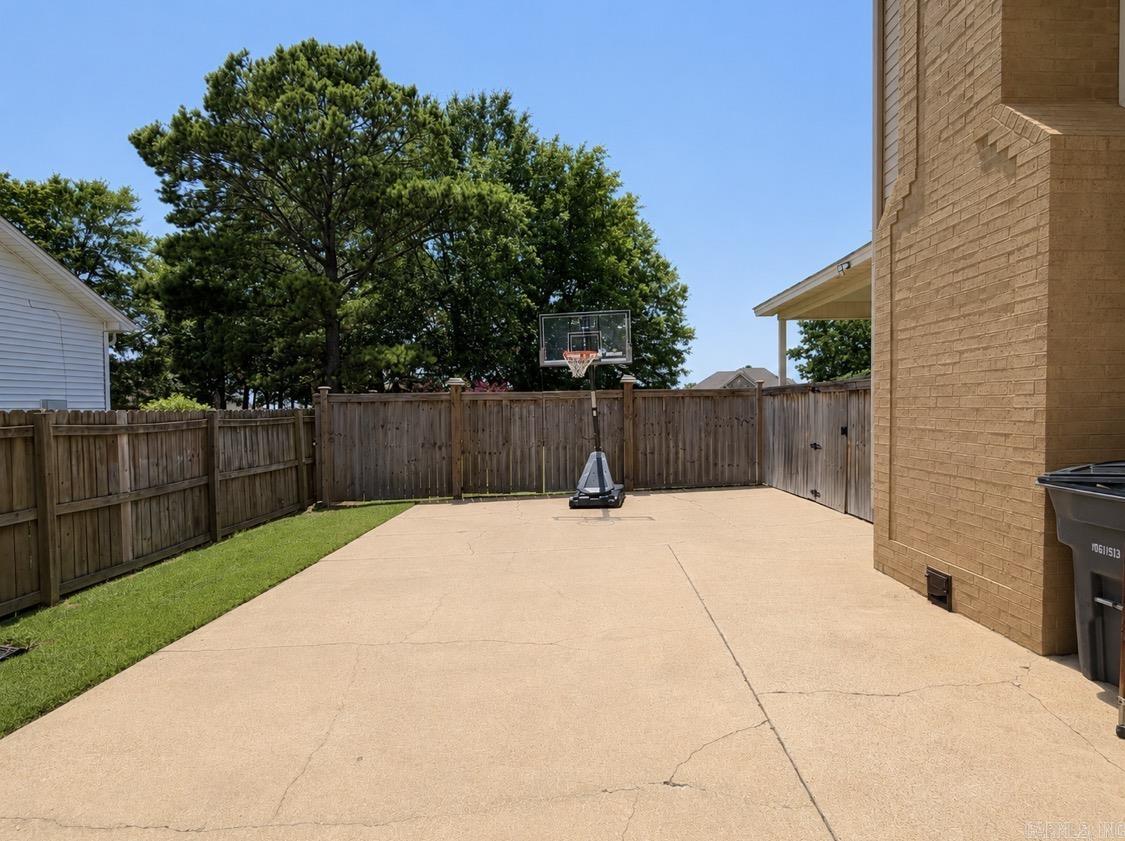 105 River Oaks Court  Searcy, AR