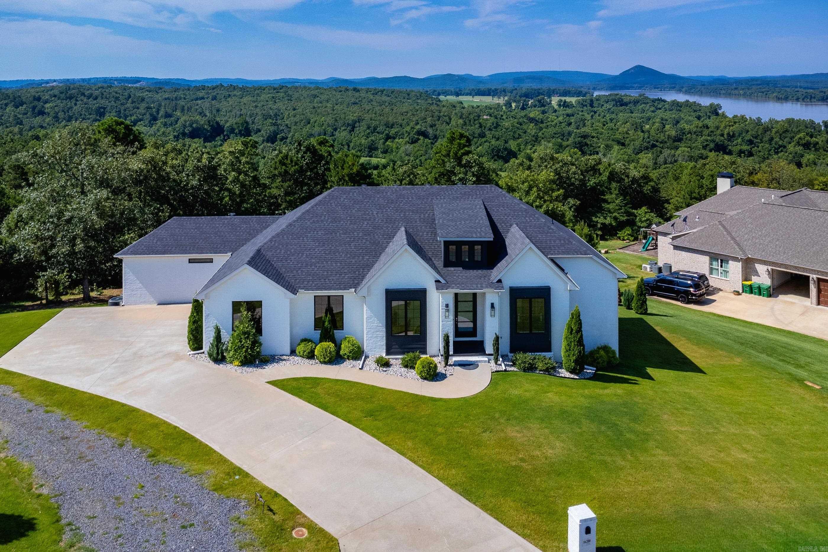 16200 Vista Del Rio  North Little Rock, AR