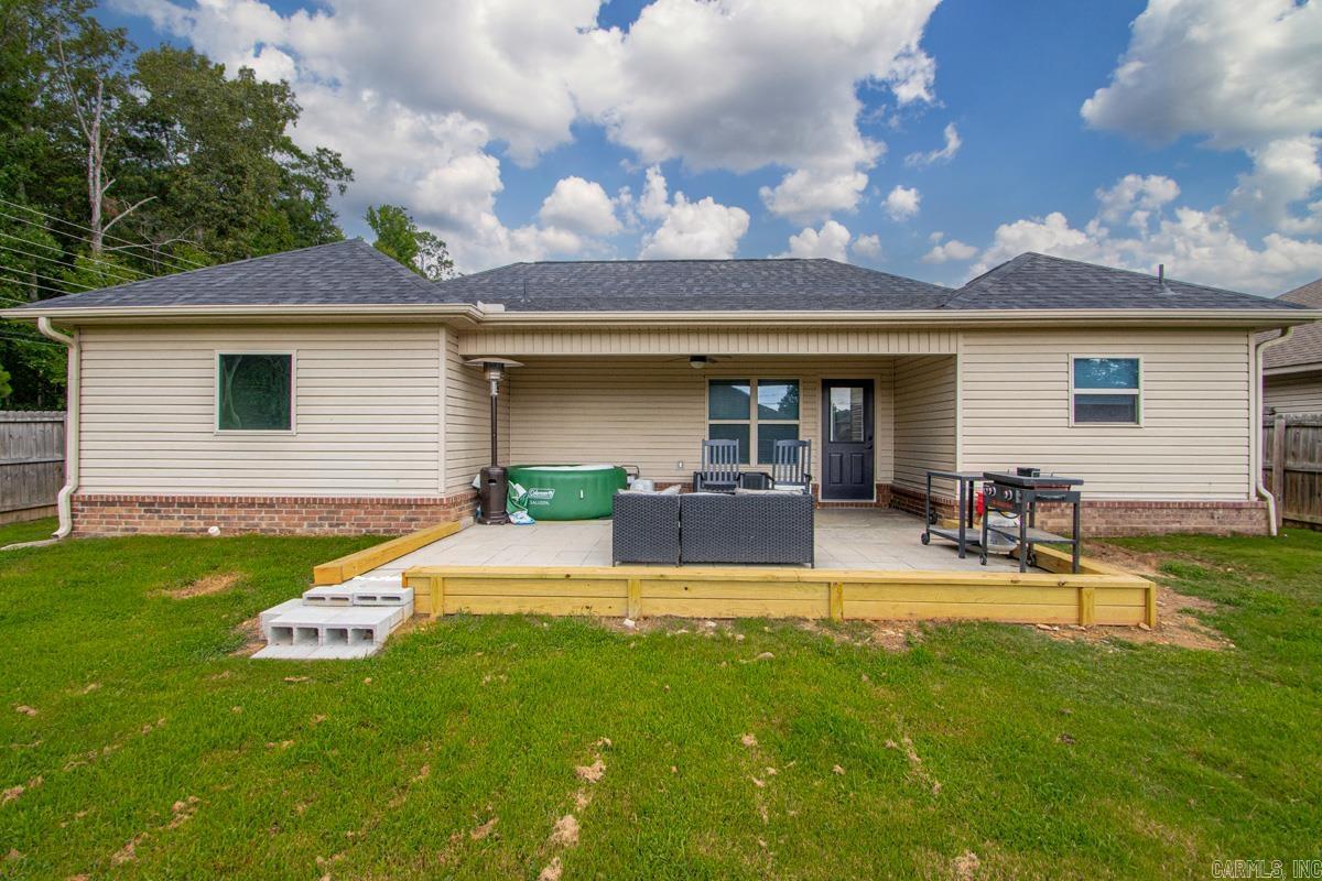 1013 Elkhart Loop  Bryant, AR
